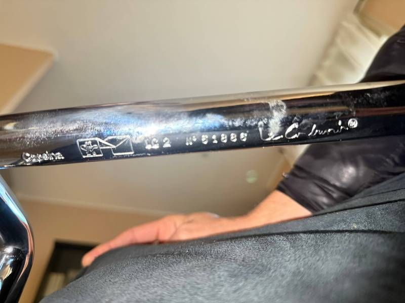 Le Corbusier LC2 3-Sitzer Sofa aus blauem Stoff Brand