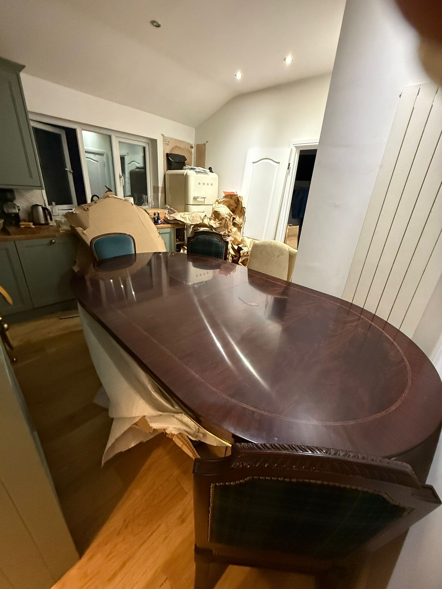 Tavolo ovale Heiress in legno di mogano  Side
