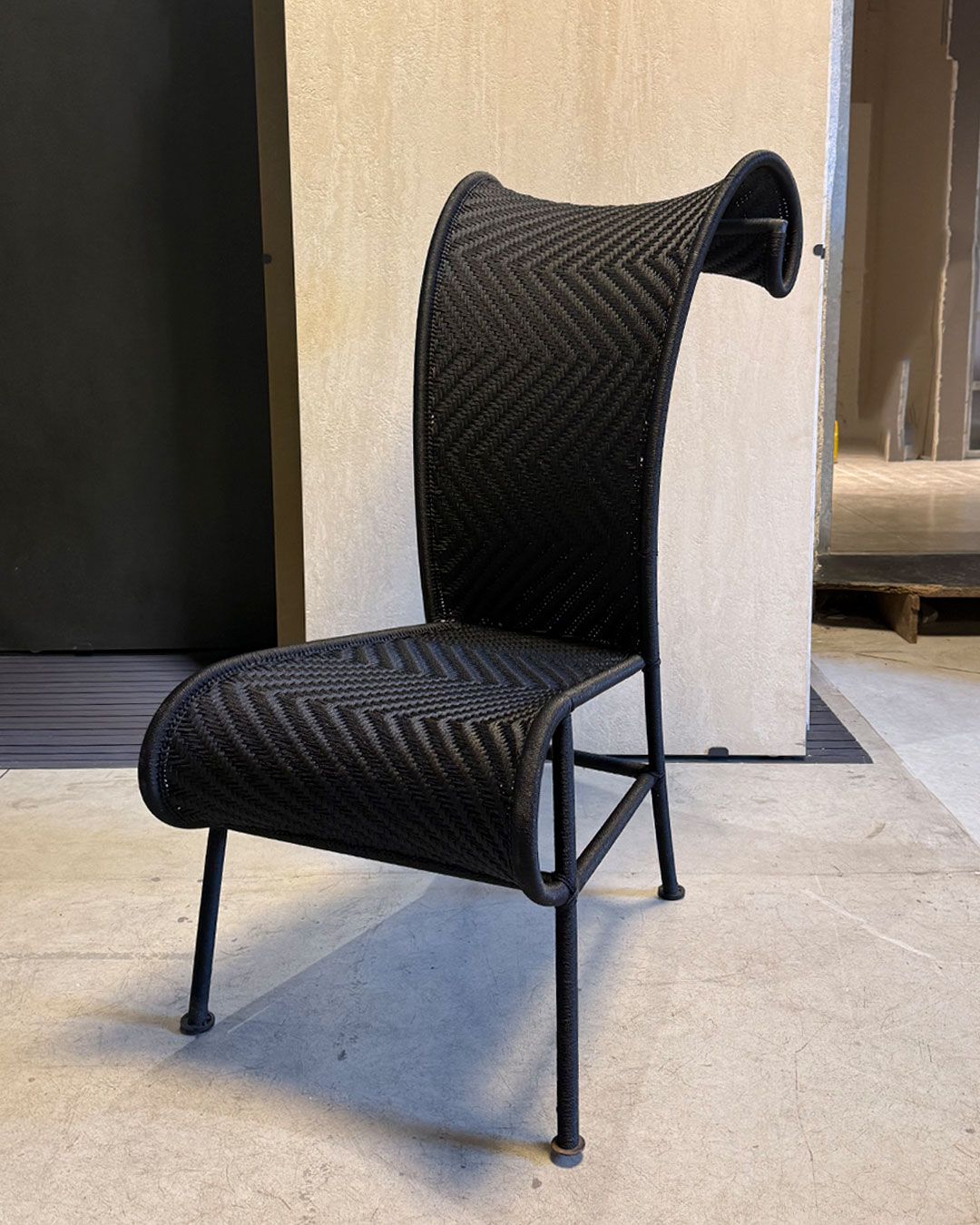 Hochlehner Stuhl Sunny M'Afrique aus schwarzem Stoff Main