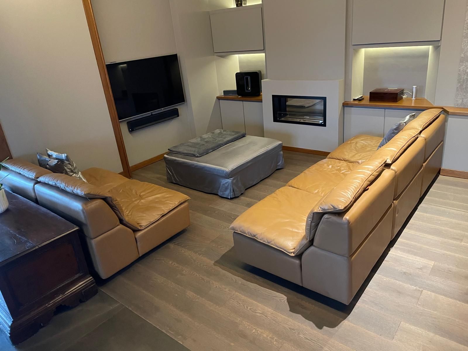 Vintage Bogo 5-seater modular sofa in leather by Carlo Bartoli, Rossi di Albizzate Details