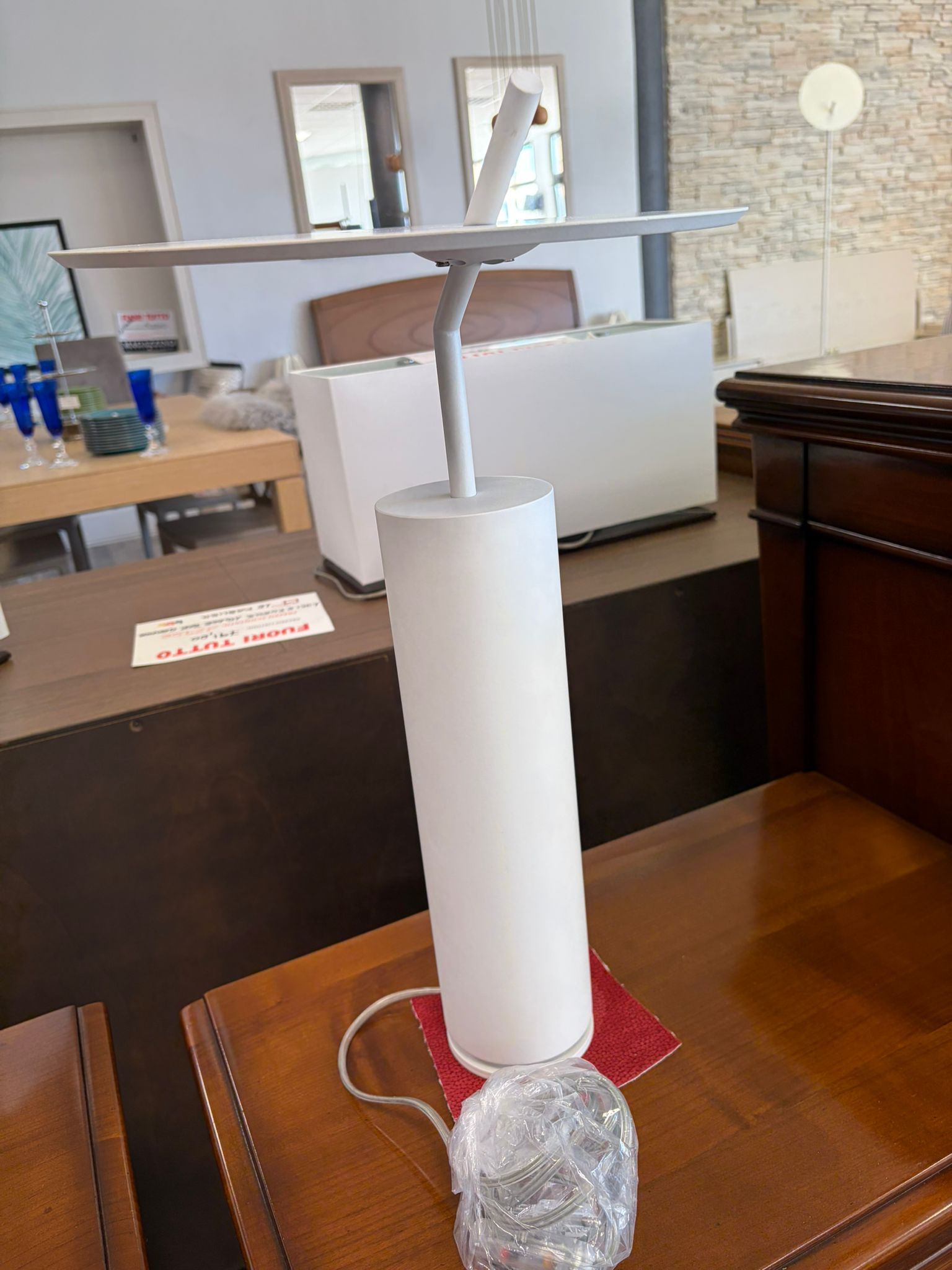 Lampada da tavolo Luà LG colore bianco Details