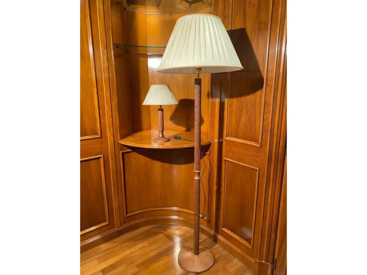 Set lampada da terra e 2 lampade da tavolo in legno e tessuto, 9