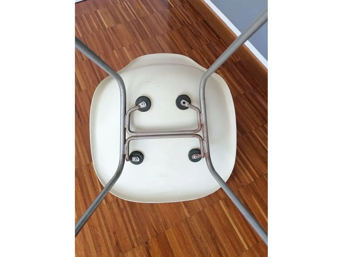 Vintage chair in white resin glass and steel (1950s) 1