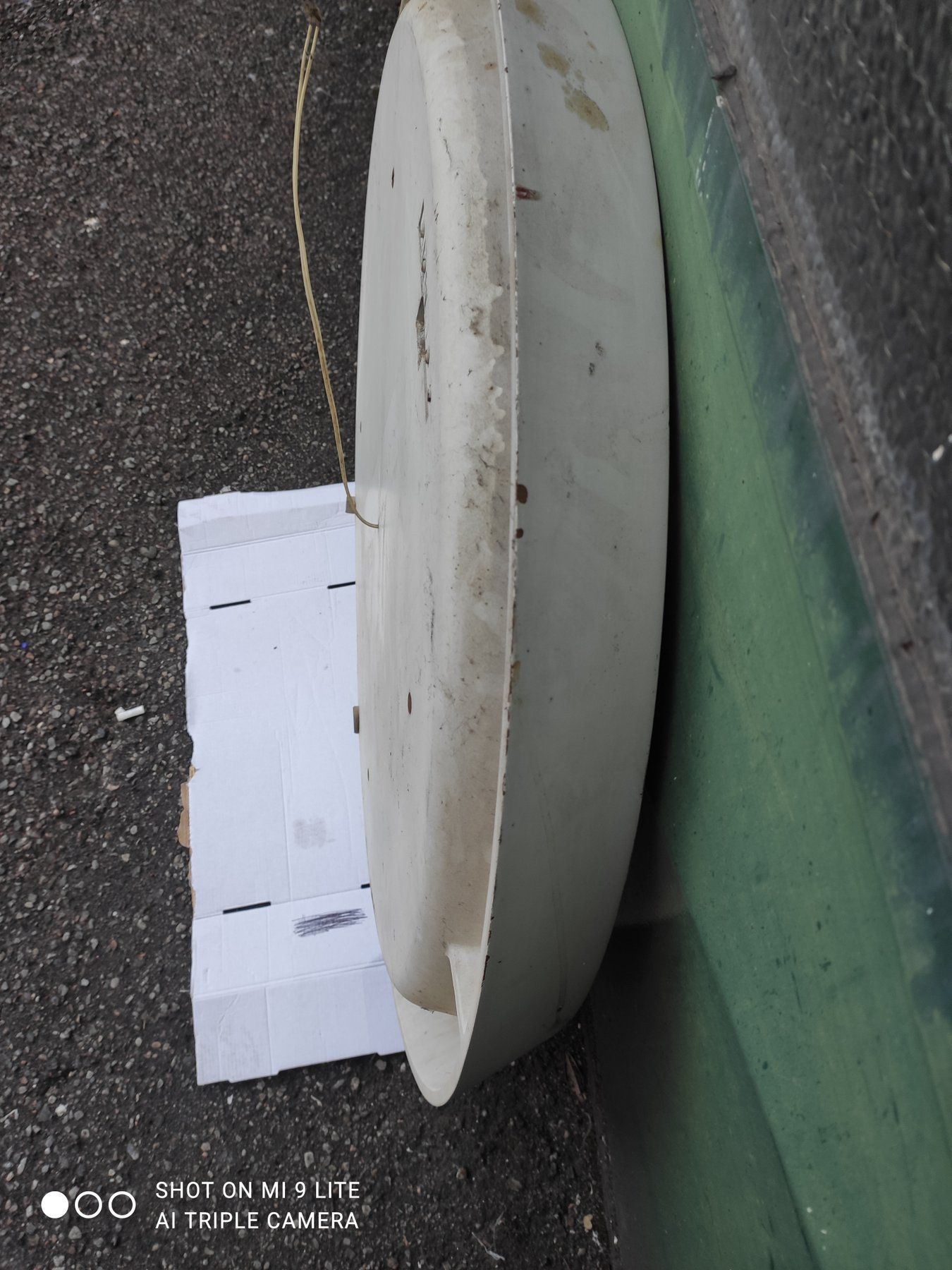 Rückwandbeleuchteter Badezimmerspiegel im 70er-Jahre-Stil Side