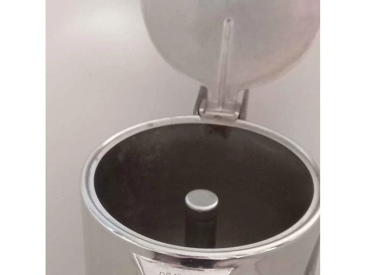 Richard Sapper Espressokocher 9090 aus Edelstahl 4