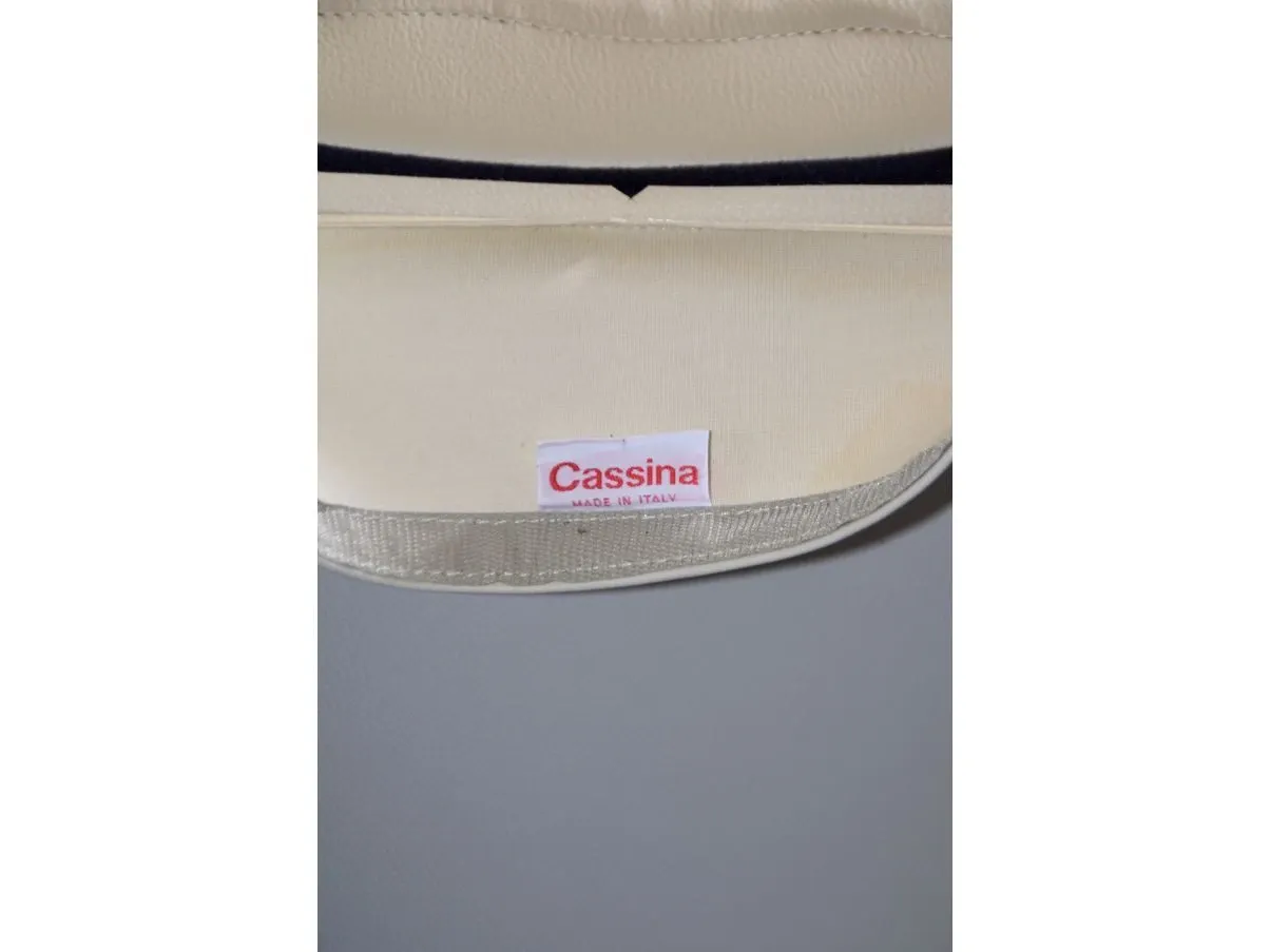 Hola leather chair 3