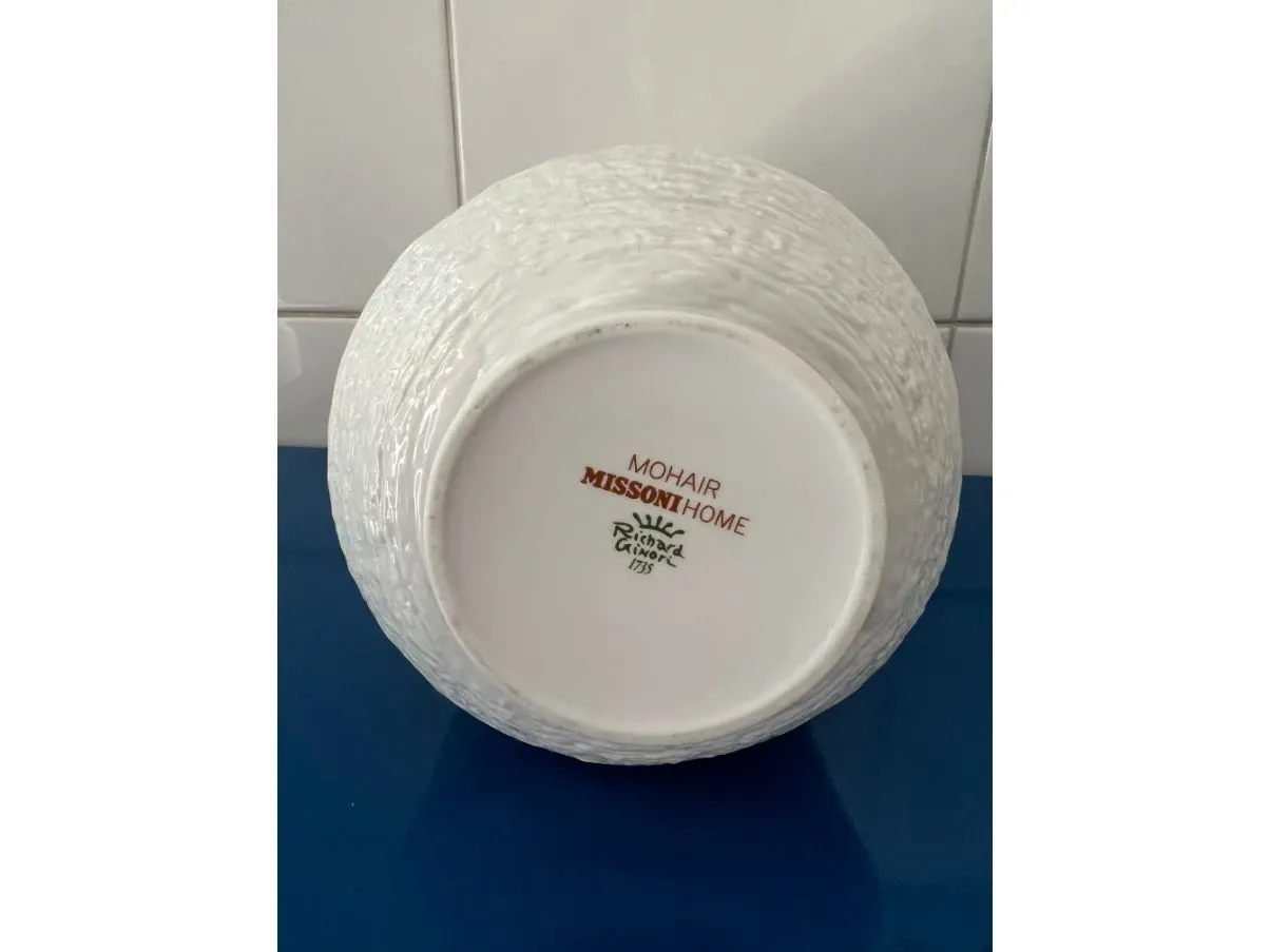 Vaso in porcellana bianca, Missoni  1
