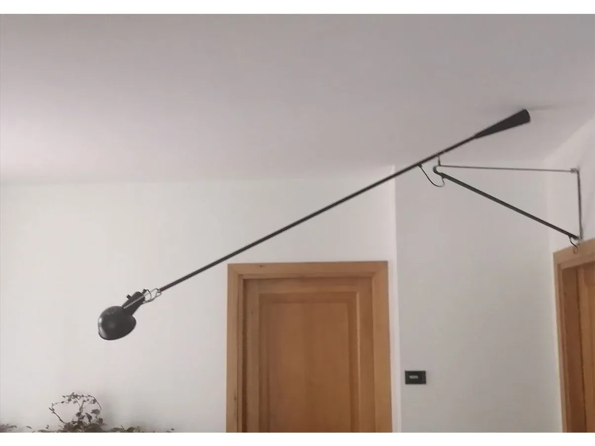Verstellbare Wandleuchte Modell 265 aus lackiertem Stahl (schwarz) 
