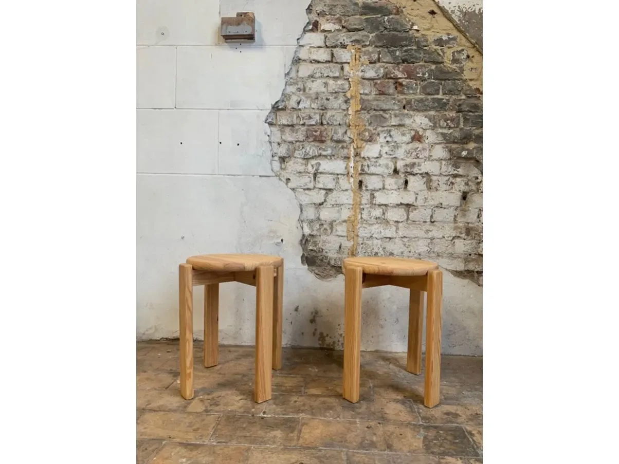 Set of 2 vintage stools (80s), image