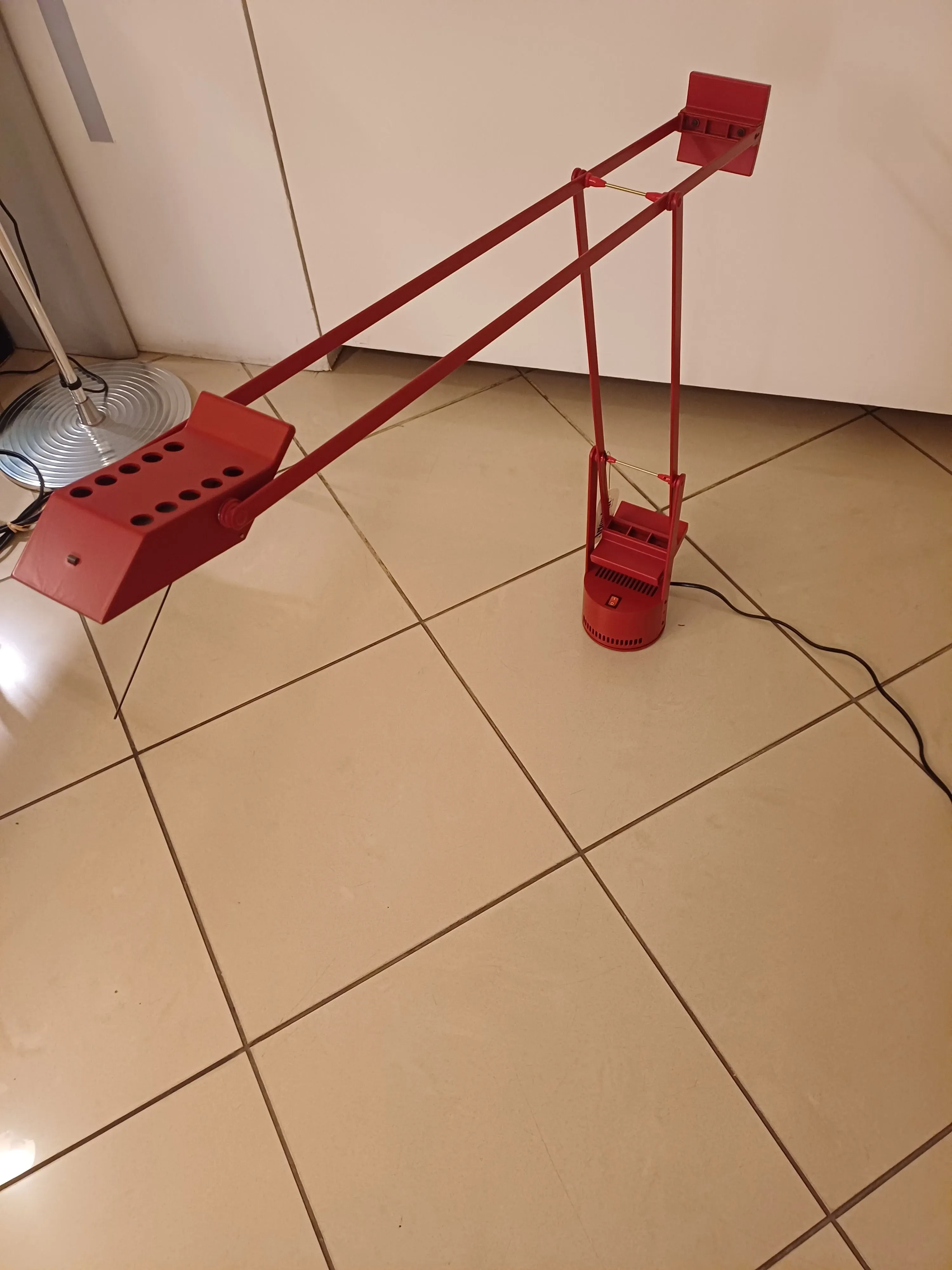 Rote Tizio Tischlampe 3