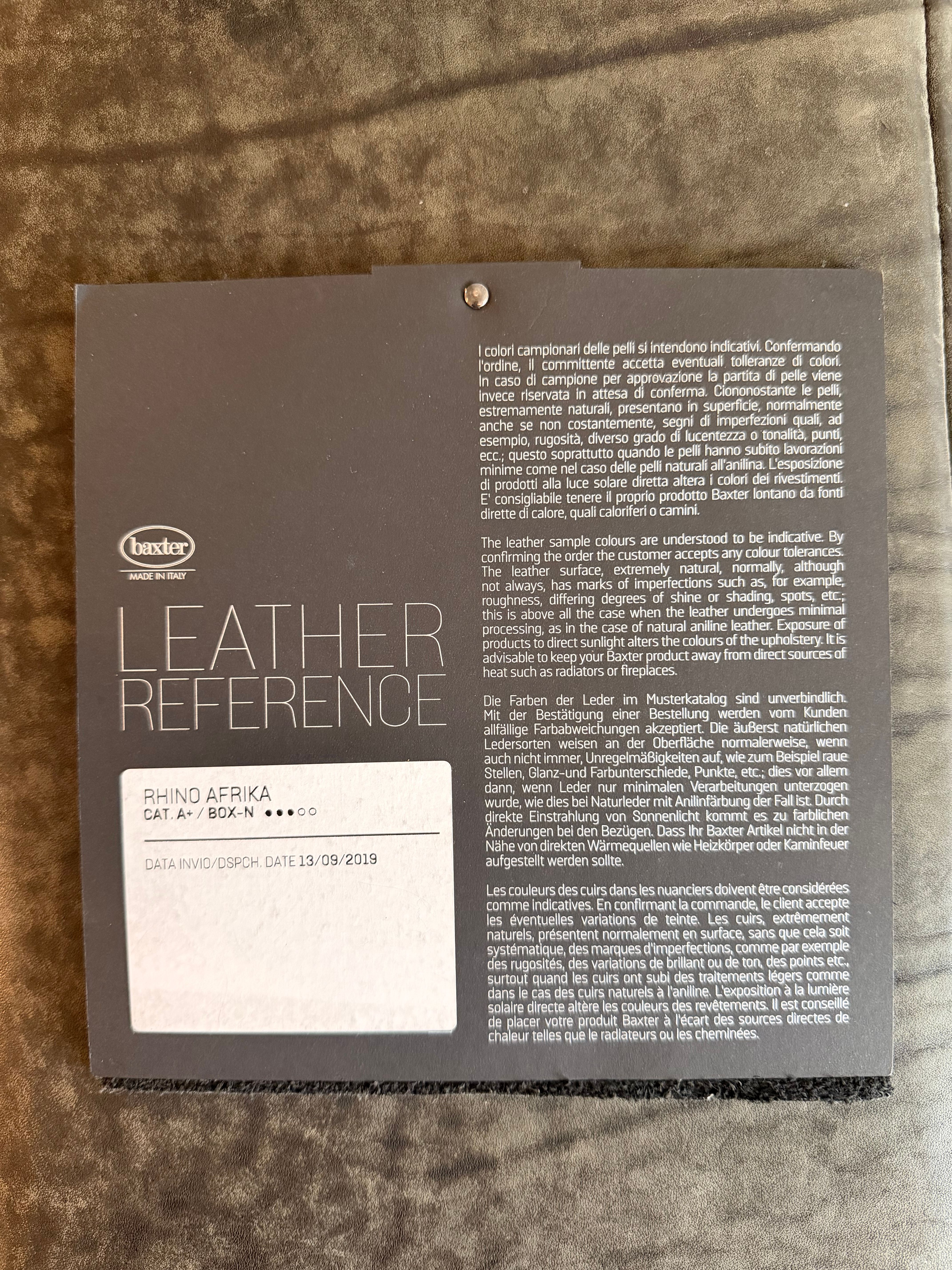 "2-zitsbank Budapest Air van Paola Navone" Details