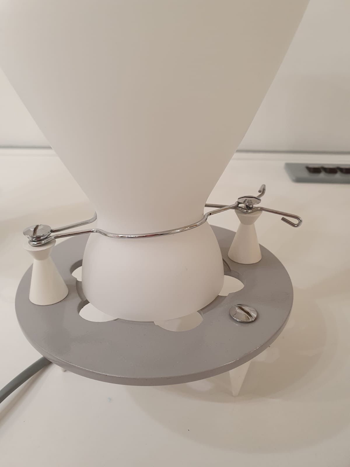 Pair of Franceschina white blown glass table lamps Side