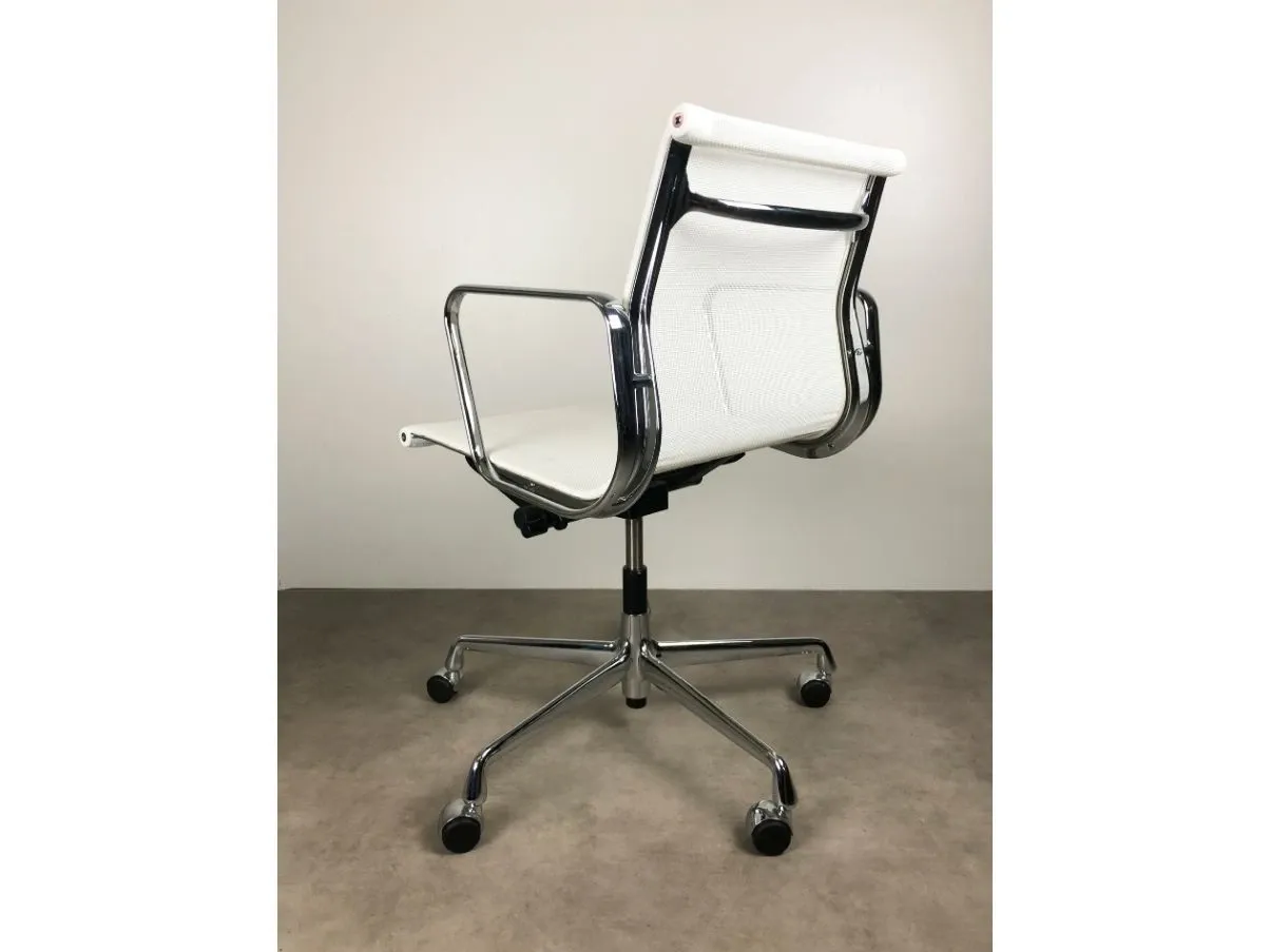 Swivel office chair EA118 11