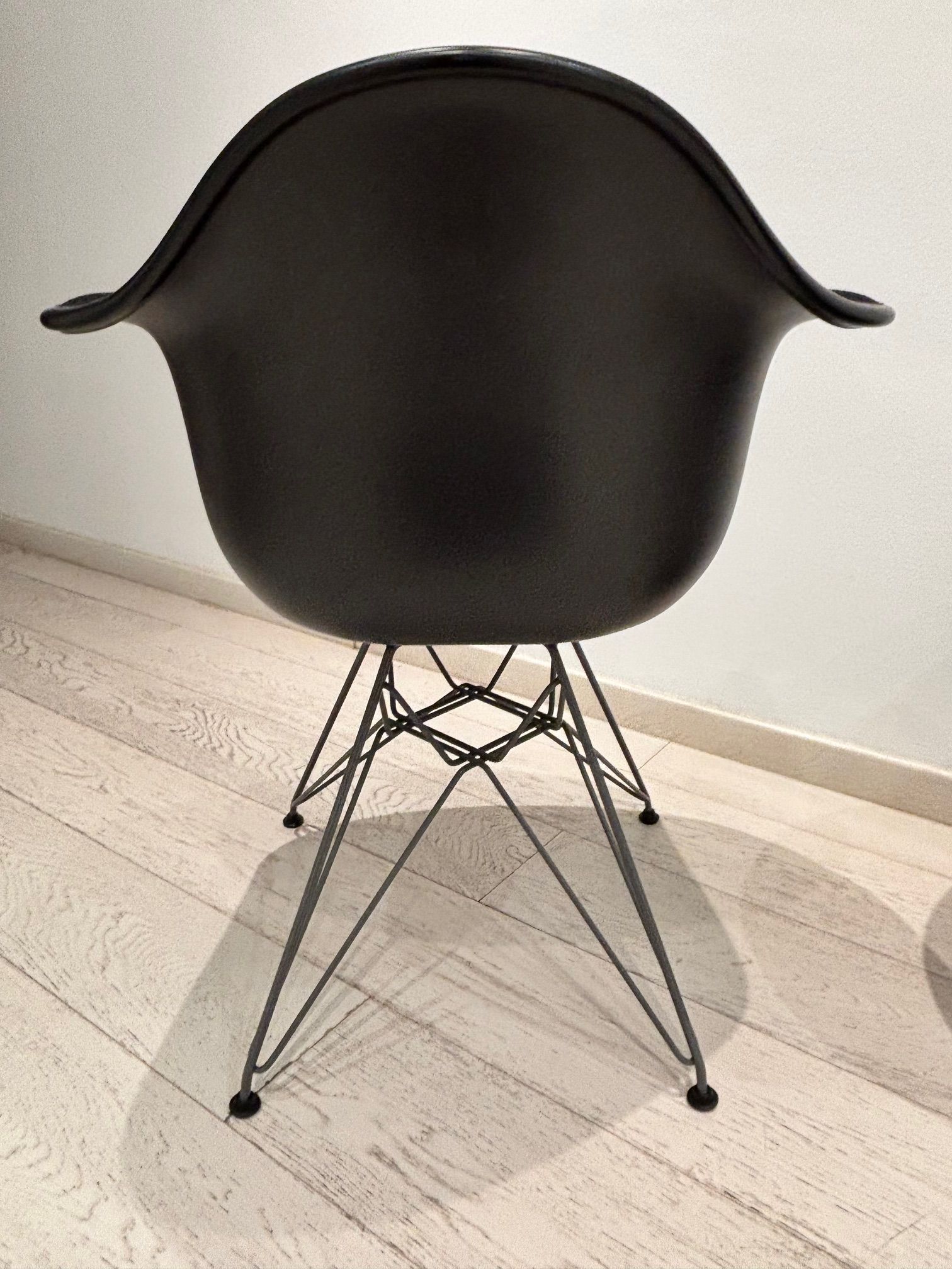 Fauteuil Dar de Charles et Ray Eames Details