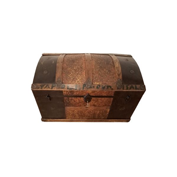 Vintage chest in iron and poplar wood ('900), image