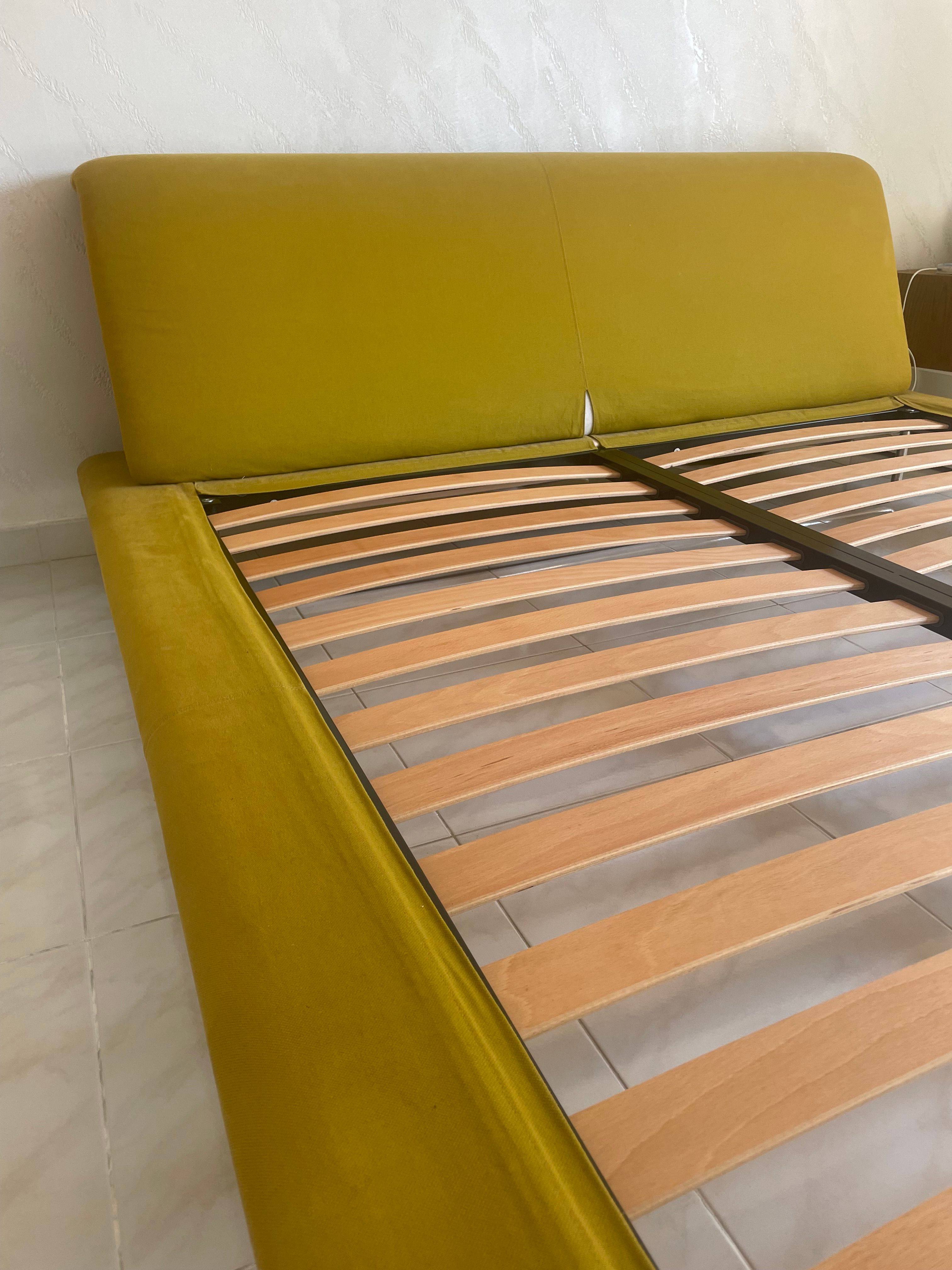 Lit double Siena de Fukasawa Front