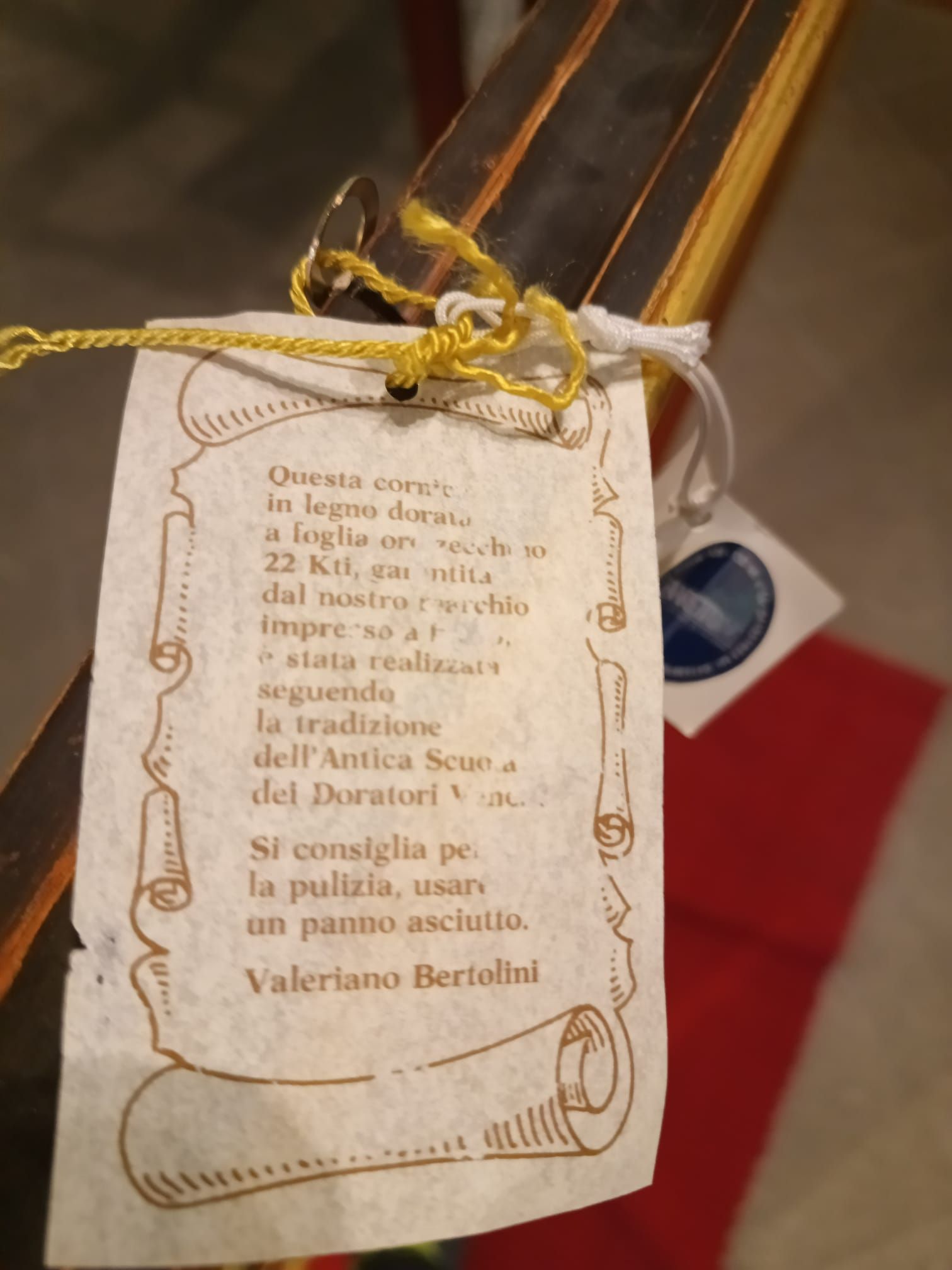 Specchio da parete con foglia d'oro di Valeriano Bertolini Brand