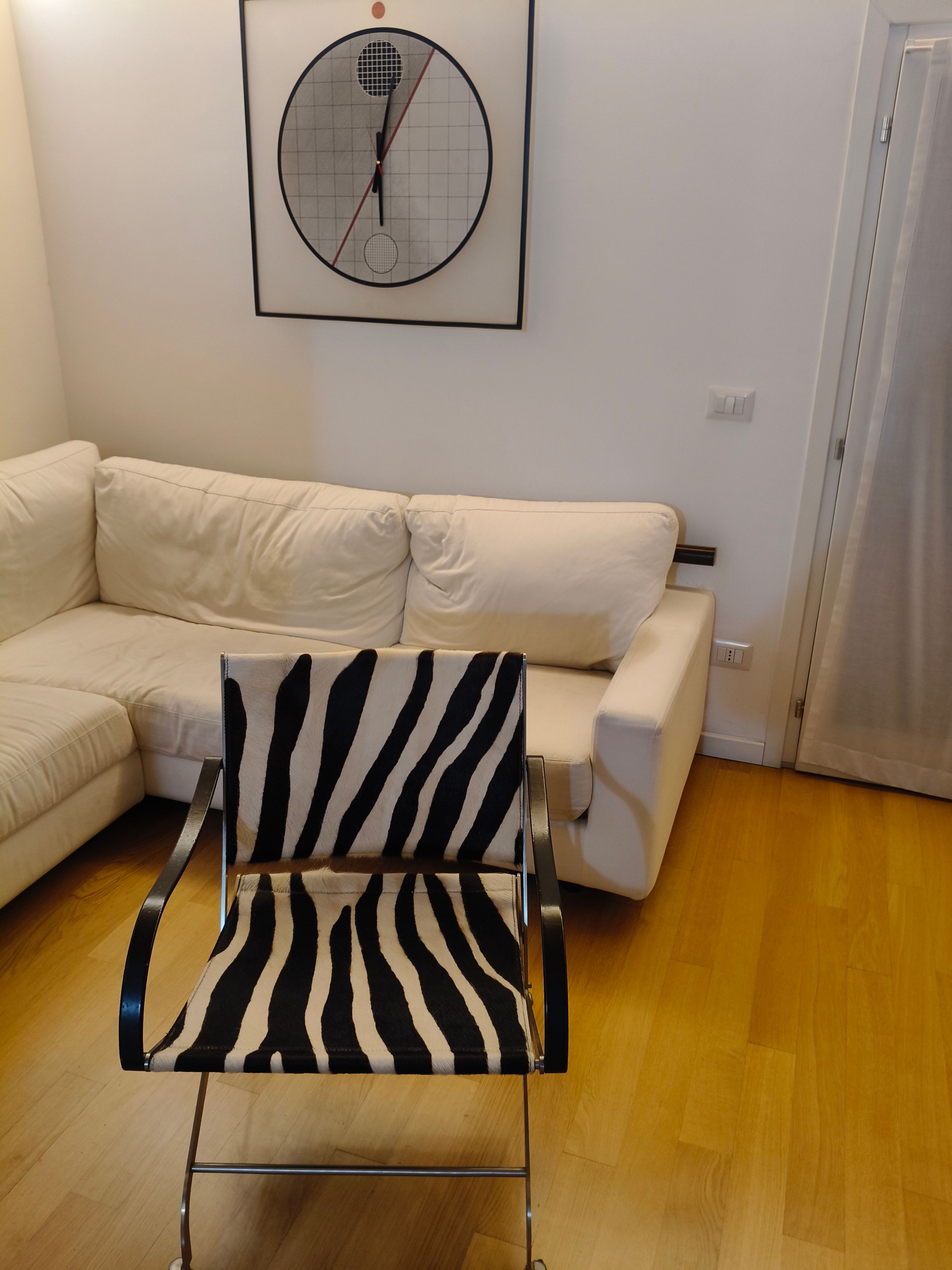 Carlotta Sessel aus Zebrafell von Antonio Citterio Front