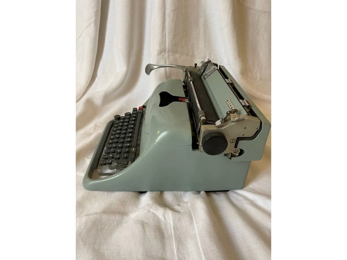 Macchina da scrivere Lexikon 80 vintage, Olivetti 3