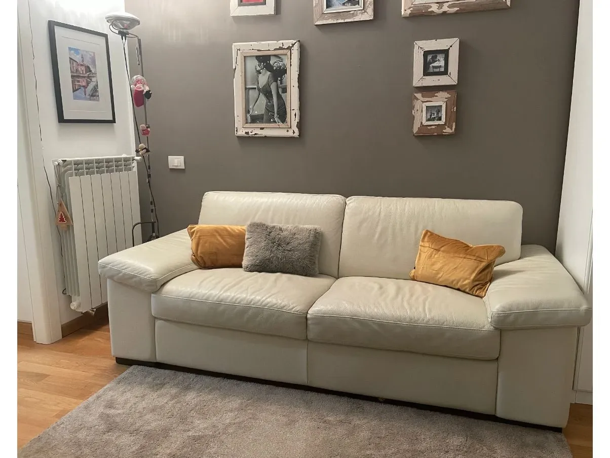 3-seater sofa in cream leather, Natuzzi 1