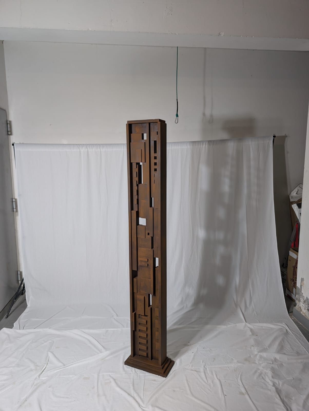 Brutalist wooden sculpture (70s) Brand