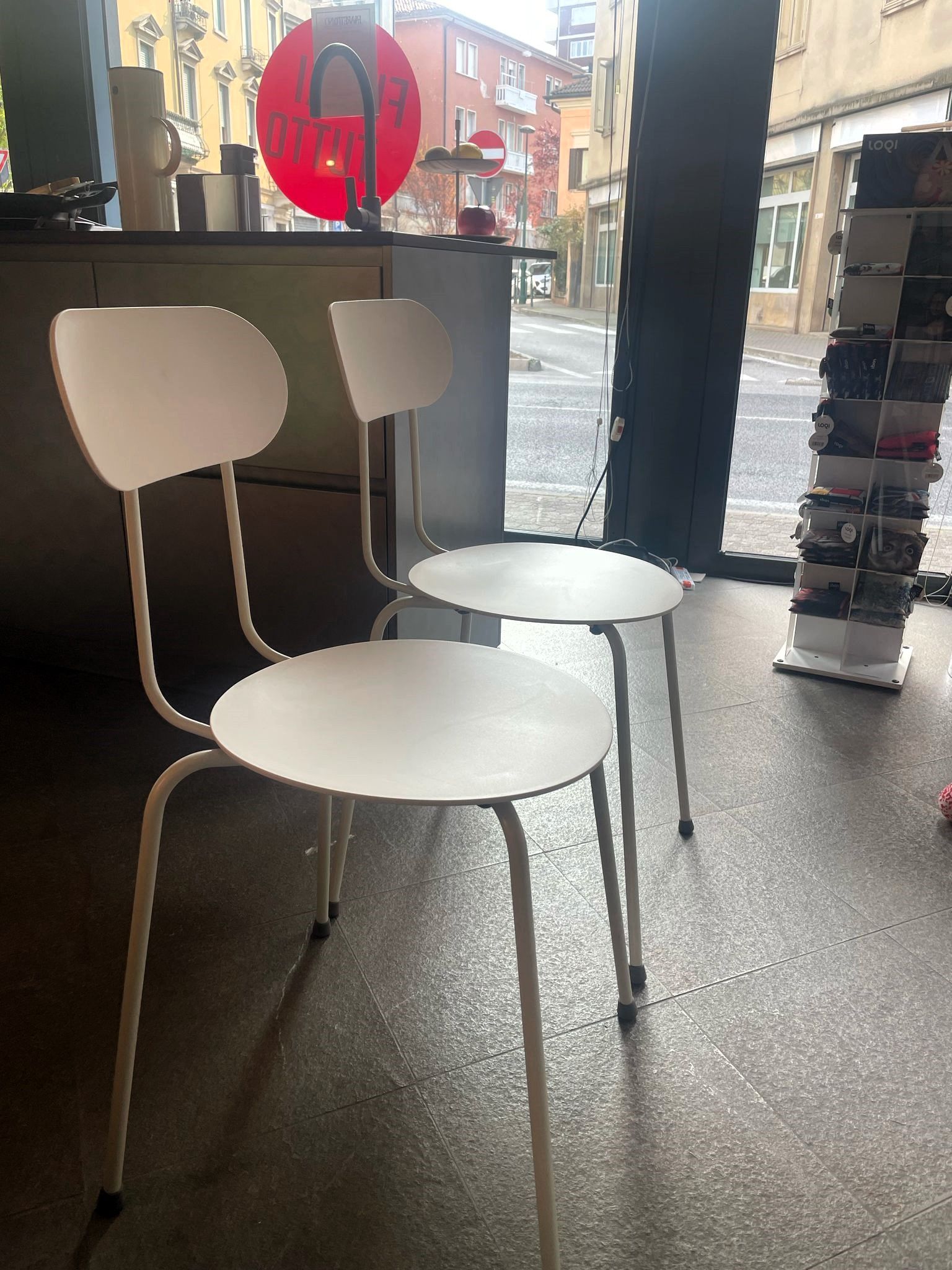 Set of 2 Stackable Mariolina Chairs by Enzo Mari Side