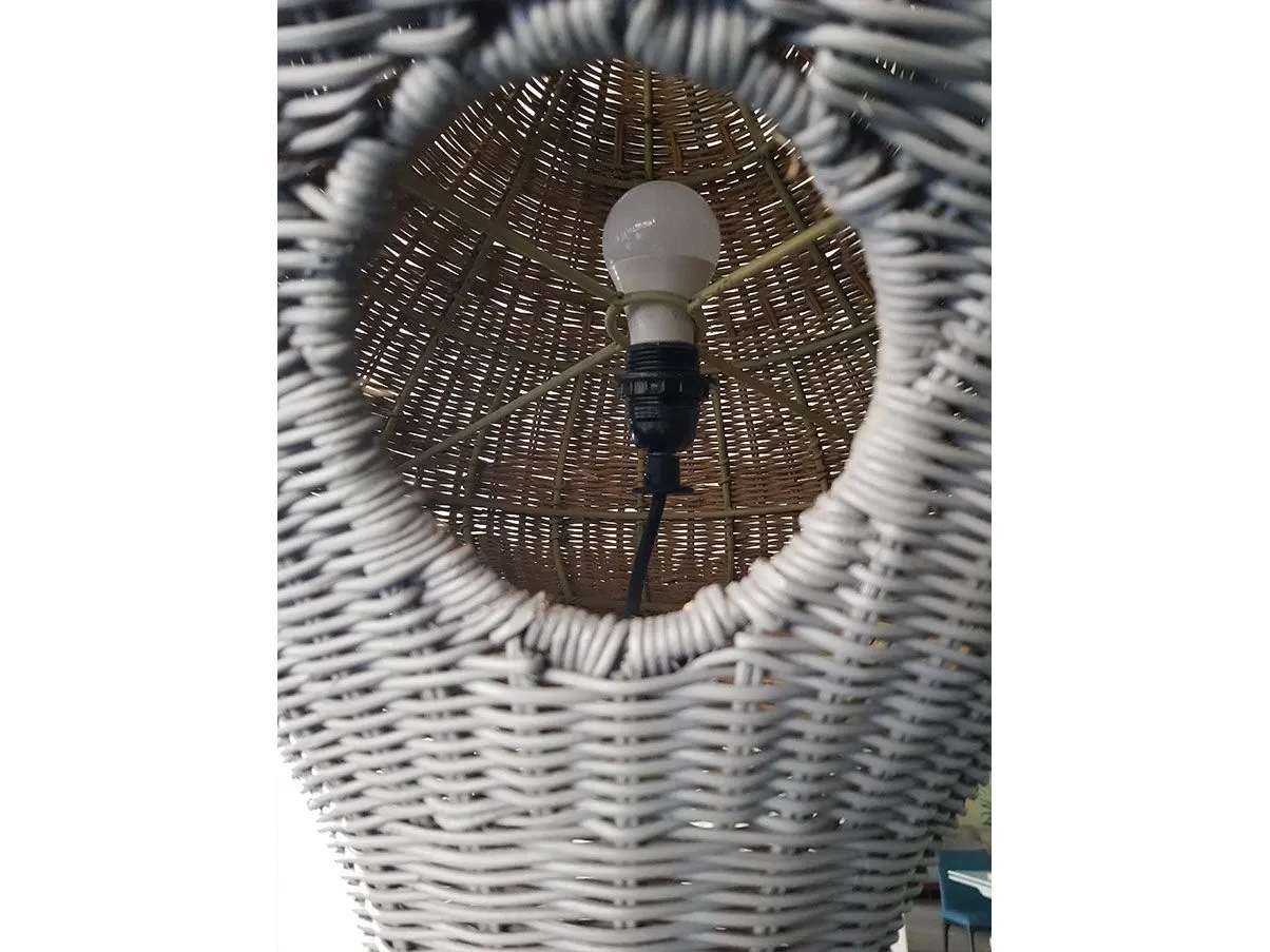 Stehlampe Spin L aus Rattan (grau) 