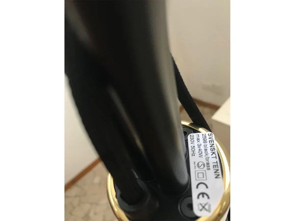 Lampada da terra 2599 in metallo e tessuto, Svenskt Tenn 4