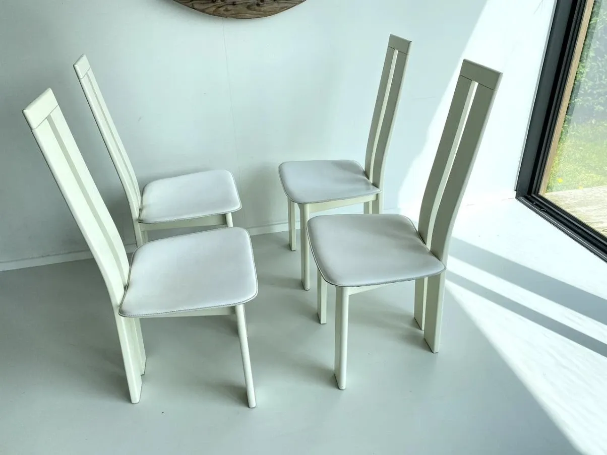 Set of 4 Ello chairs in vintage white leather (1970s), Pietro Costantini image