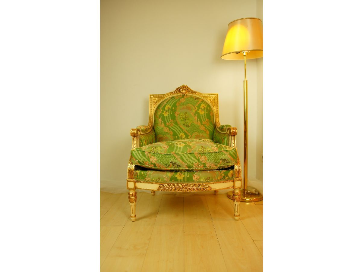 Poltrona in legno e tessuto verde e oro, Meritalia Deesup