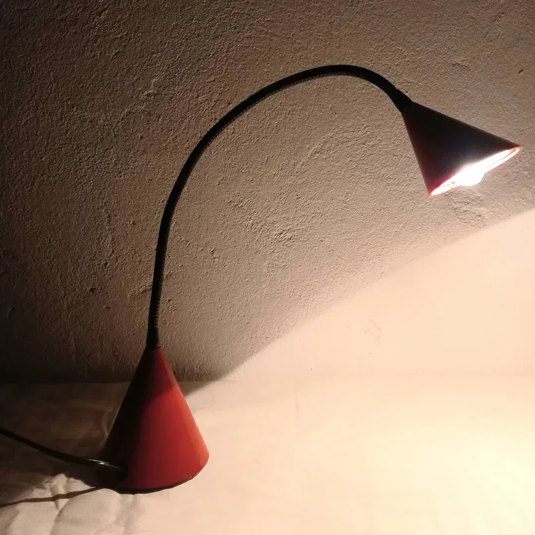  Lampada da tavolo snodabile in metallo Twist, Egoluce 3