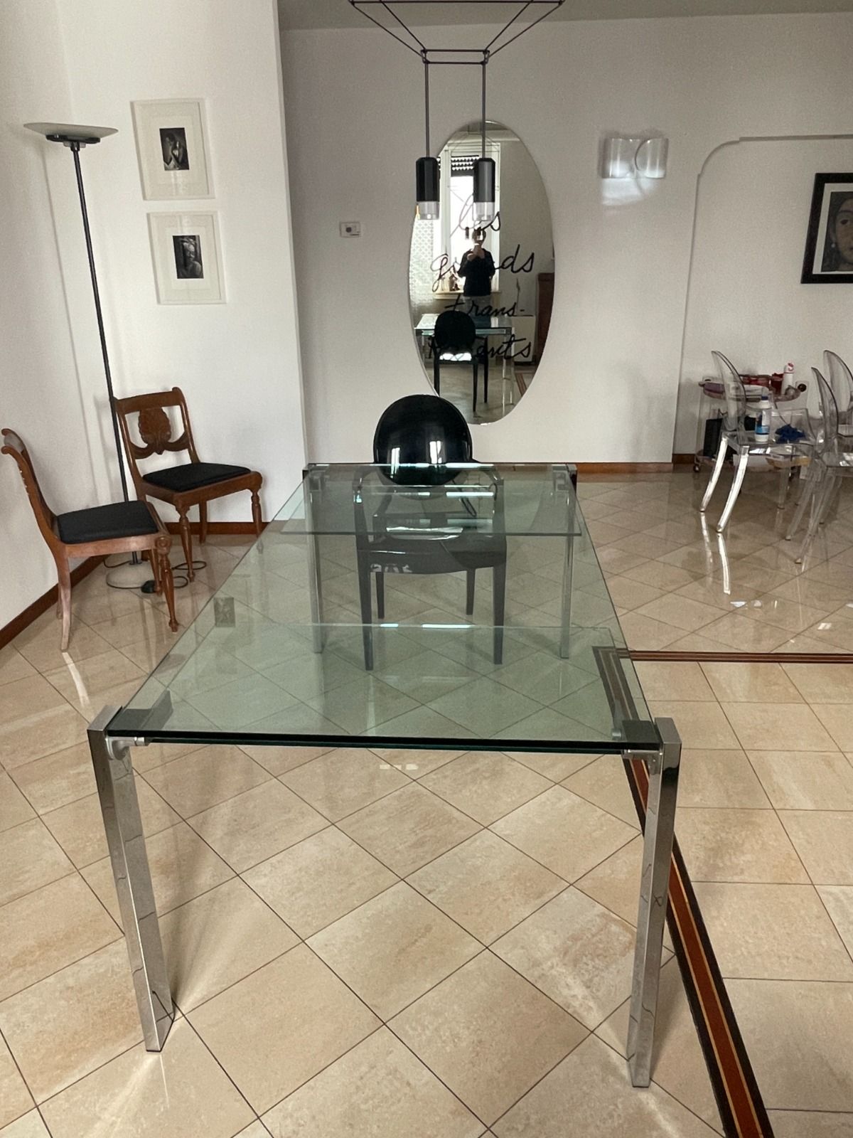 Livingstone extendable dining table in tempered glass 10