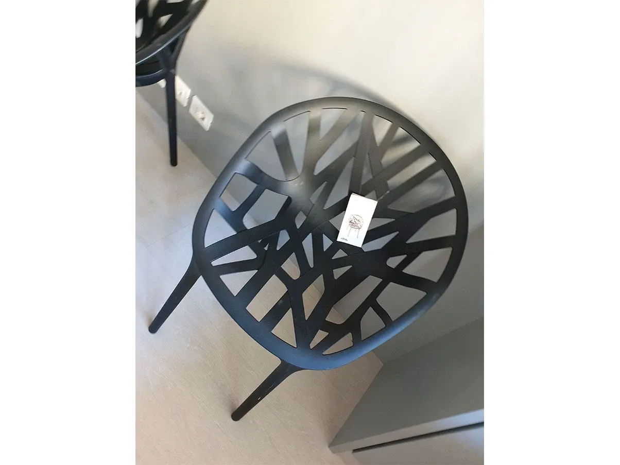 Vegetal chair for outdoors in plastic material (black), Vitra 2