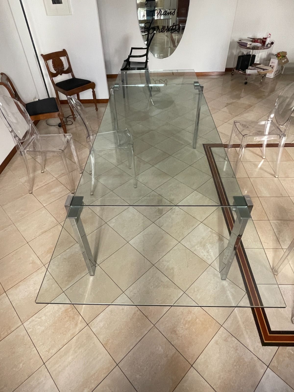 Livingstone extendable dining table in tempered glass 7