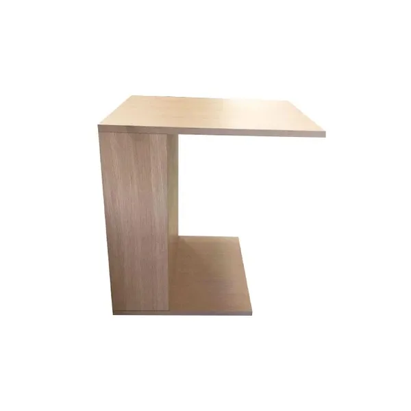 Tavolino Newport in legno con mensole e ruote 1