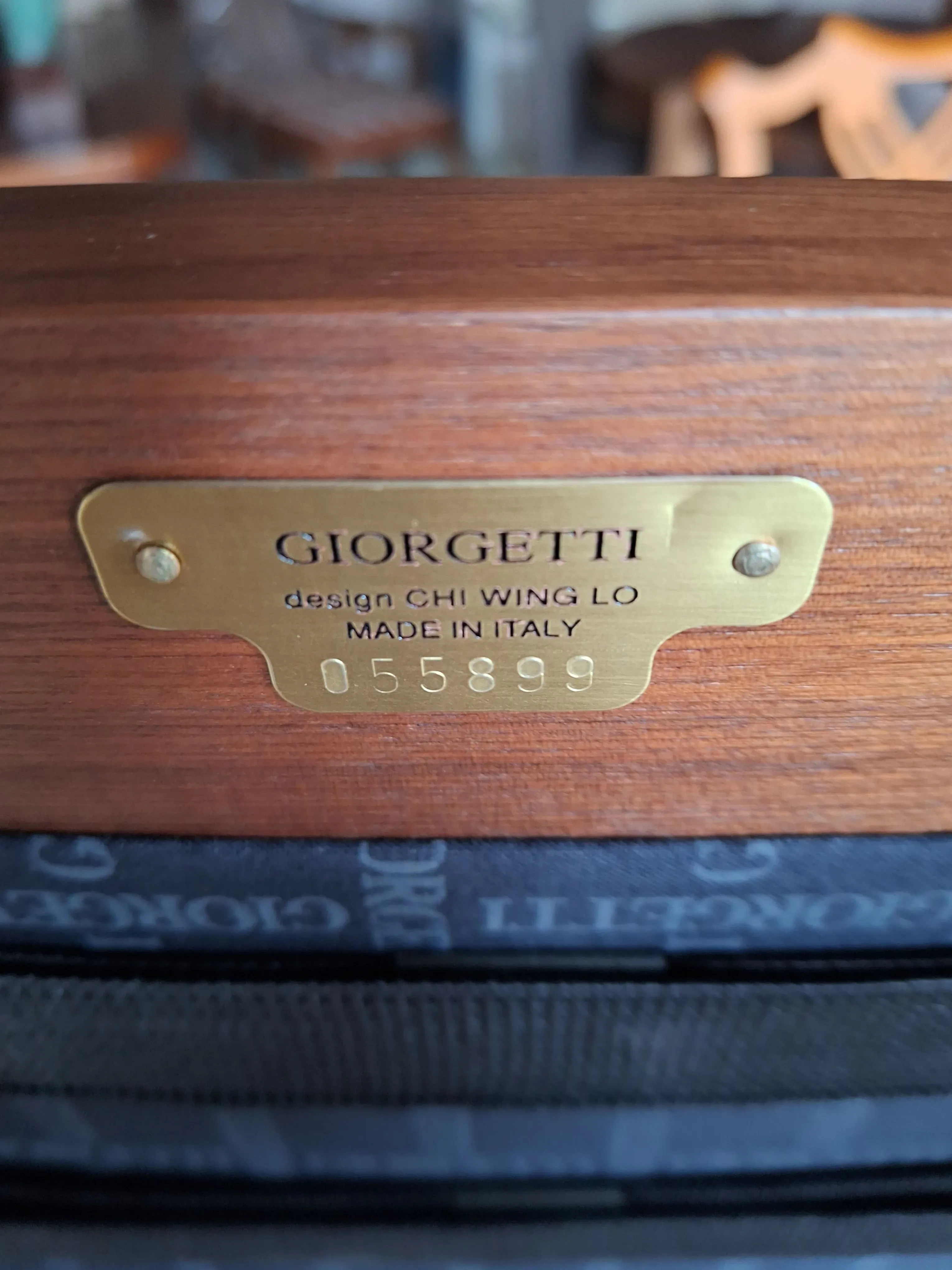 Poltroncina Aro 45 in noce canaletto massello e cuoio, Giorgetti 3