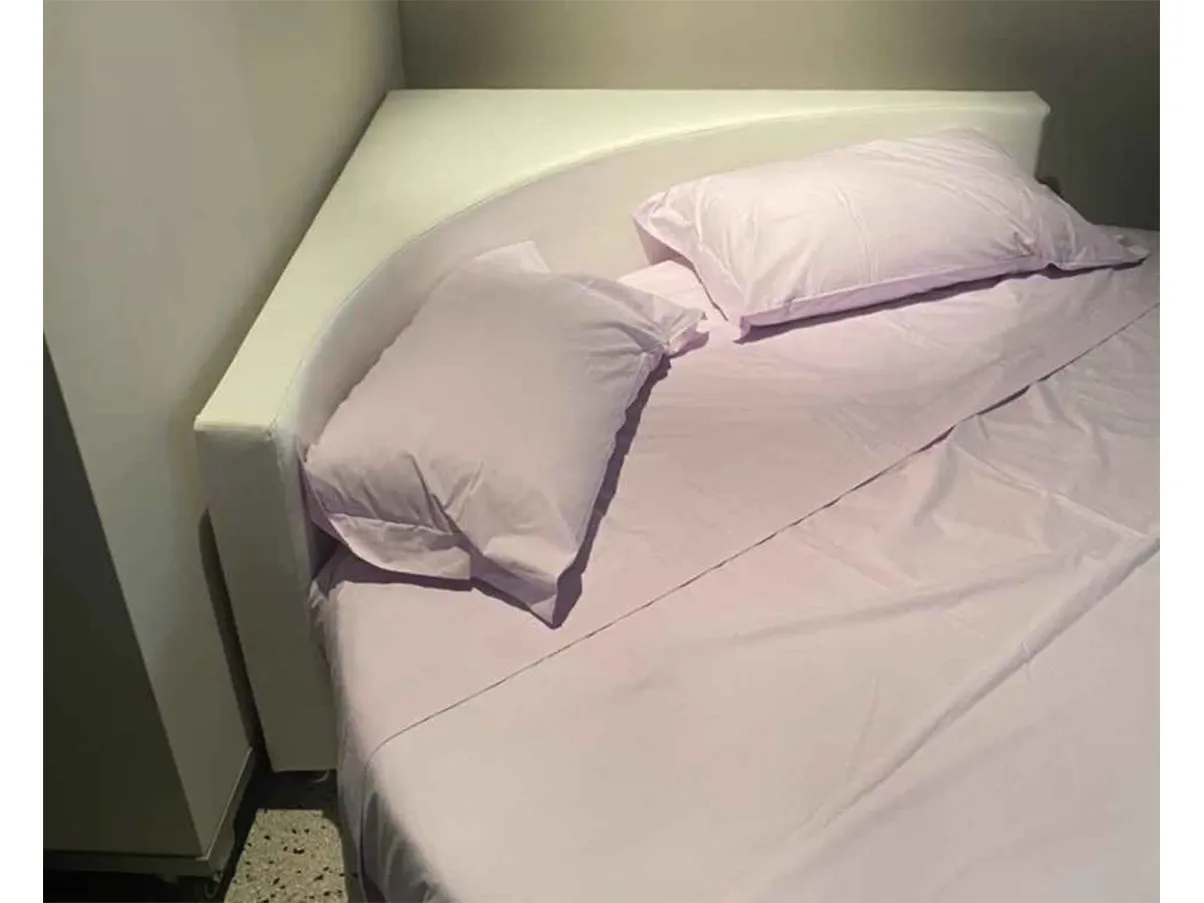 Letto rotondo con testata angolare e led perimetrale 1