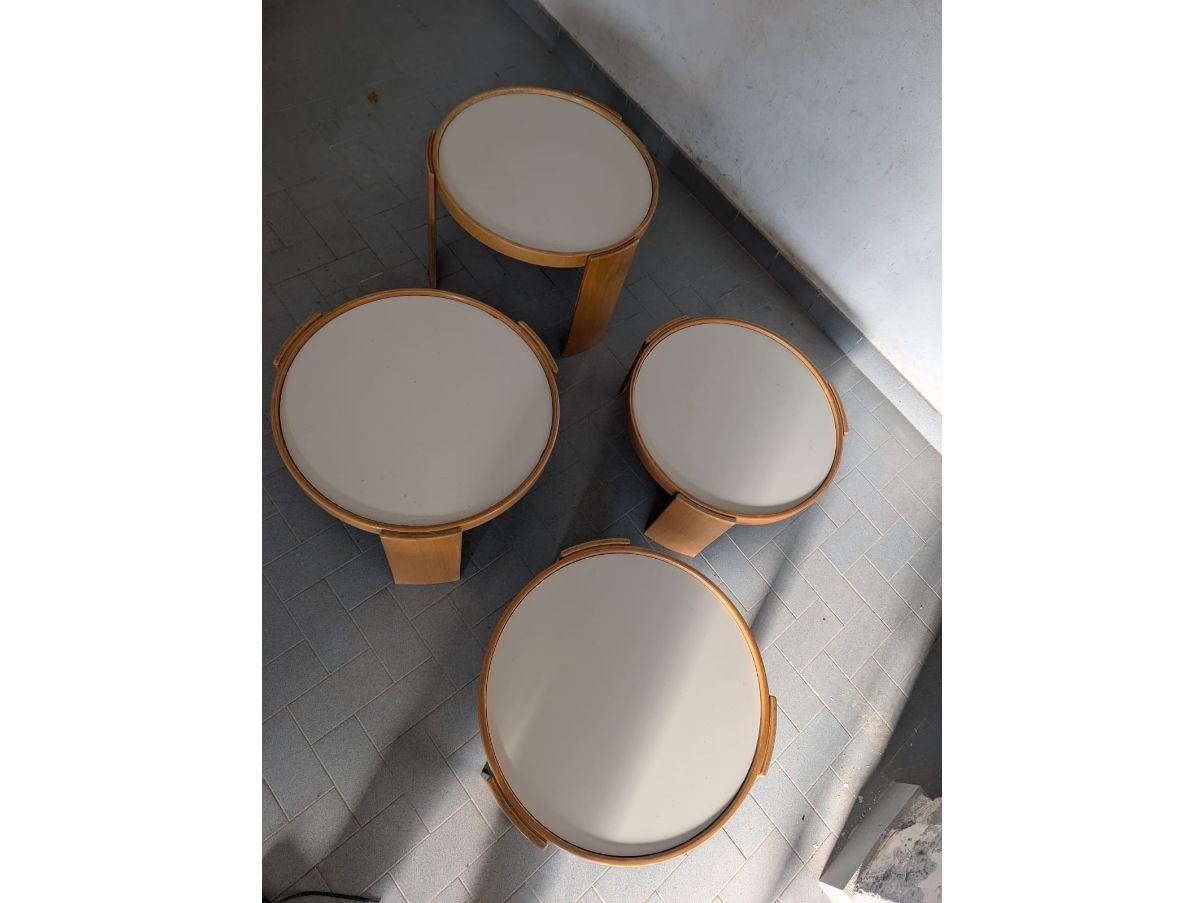 4er Set stapelbare Beistelltische Nesting von Gianfranco Frattini (70er Jahre) Side
