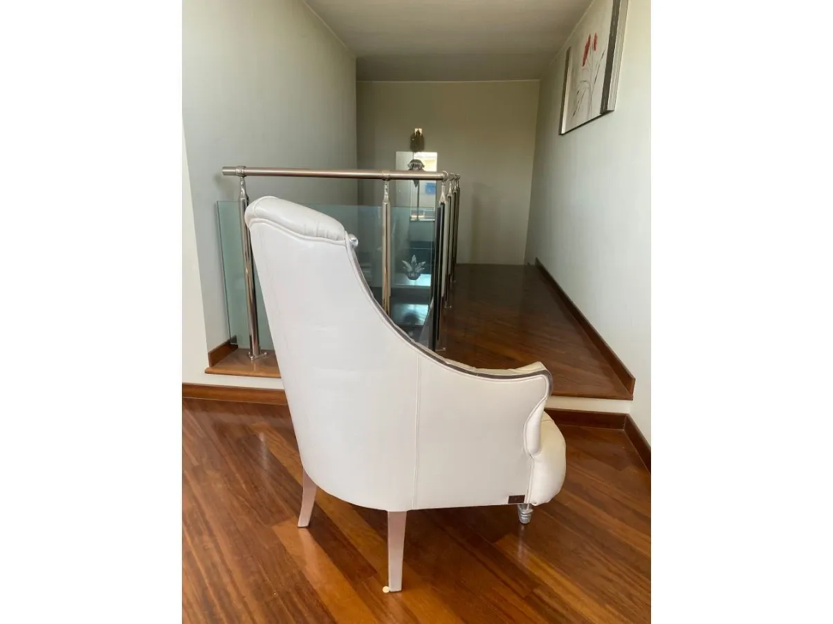 Poltrona in pelle trapuntata bianca, Cappellini 3