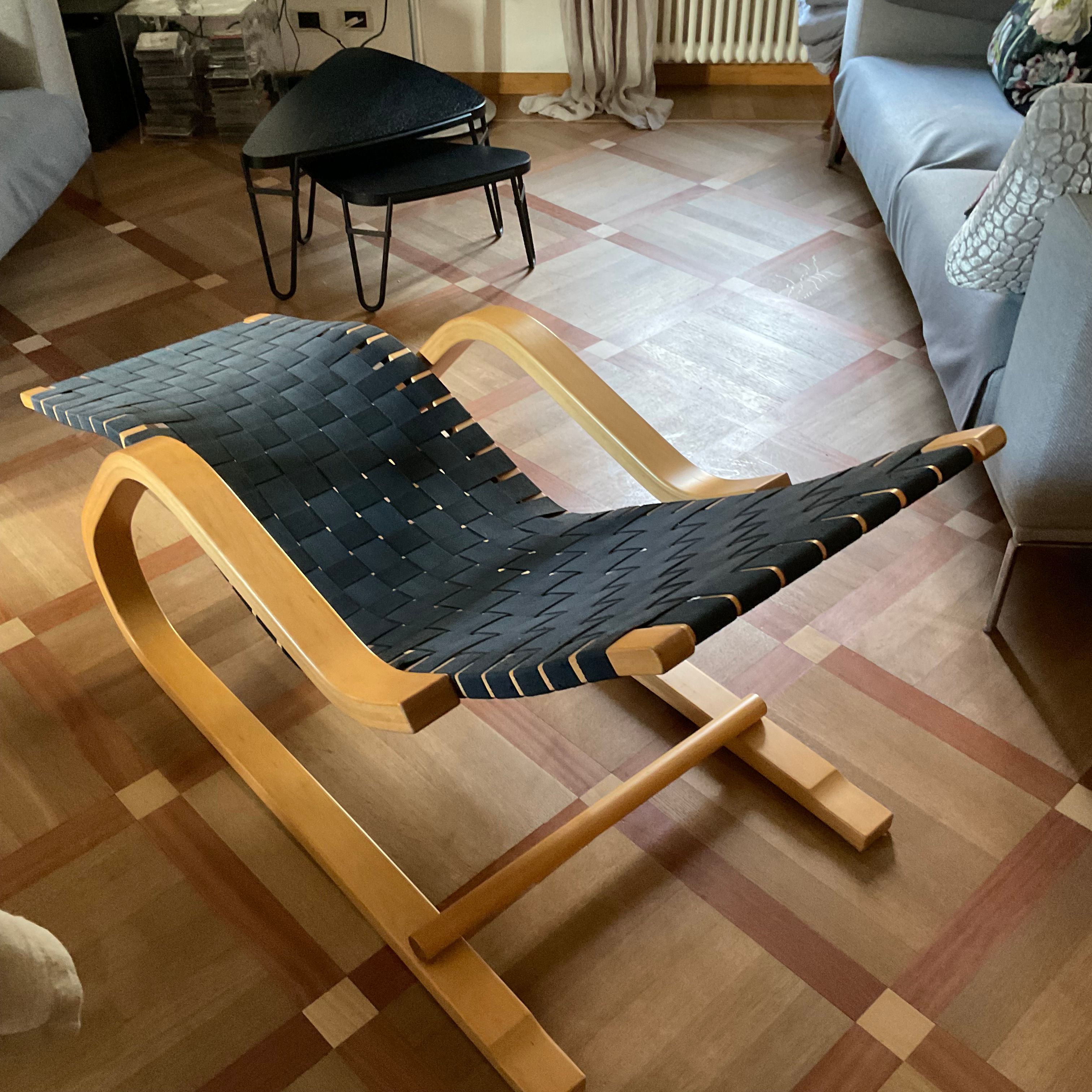 Alvar Aalto Artek 43 schwarze Liege Side
