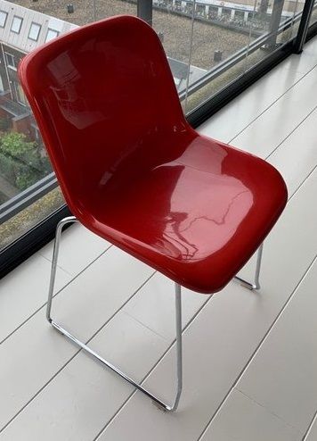 artifort-set-di-6-sedie-beso-a-slitta-in-poly-rosso-lucido-design-khodi-feiz__04.jpg image-8