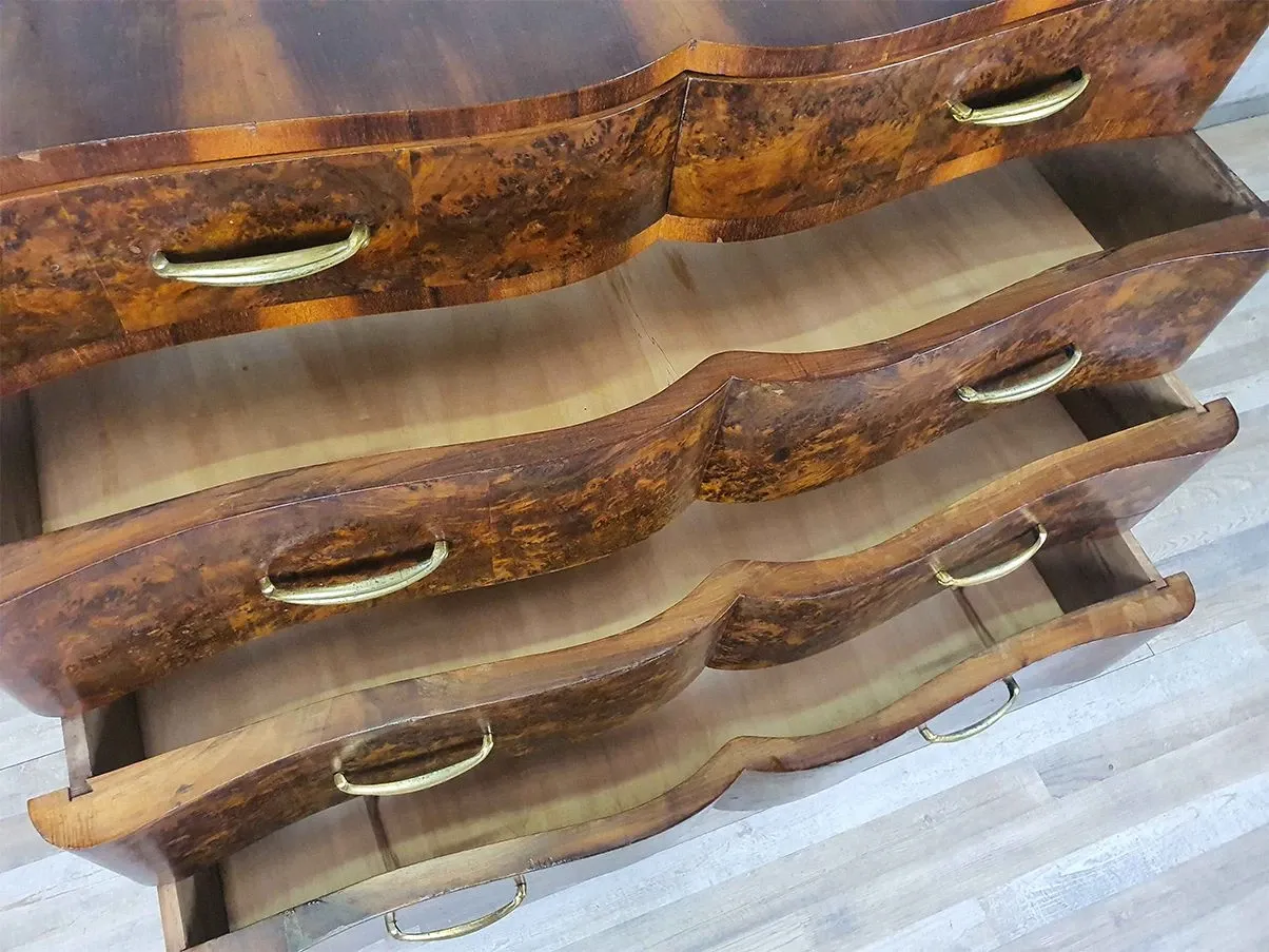 Comò vintage Art Decò con cassetti e maniglie in ottone 