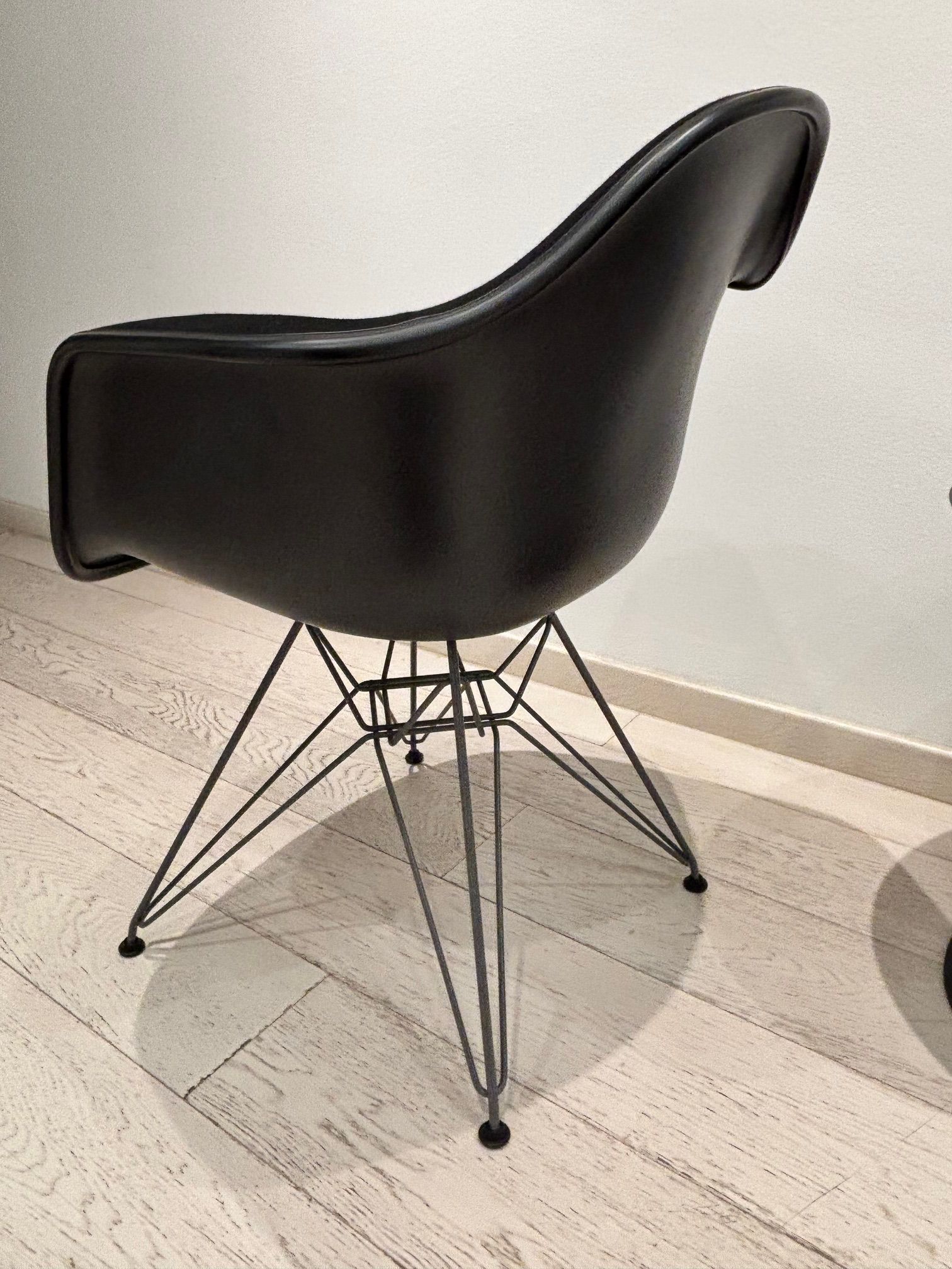 Fauteuil Dar de Charles et Ray Eames Defects
