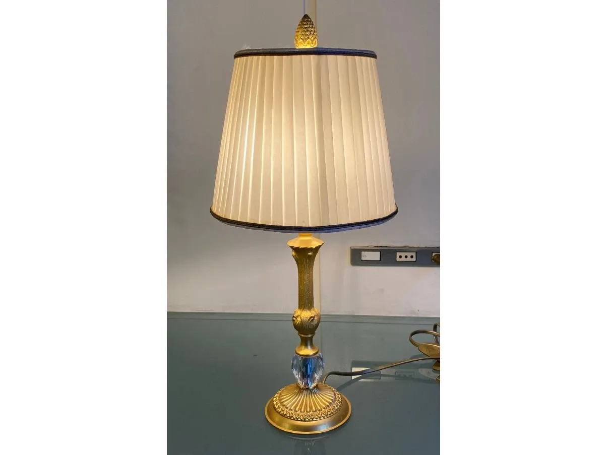 Lampada da tavolo in fusione di ottone dorato in oro opaco, Lumi Milano image