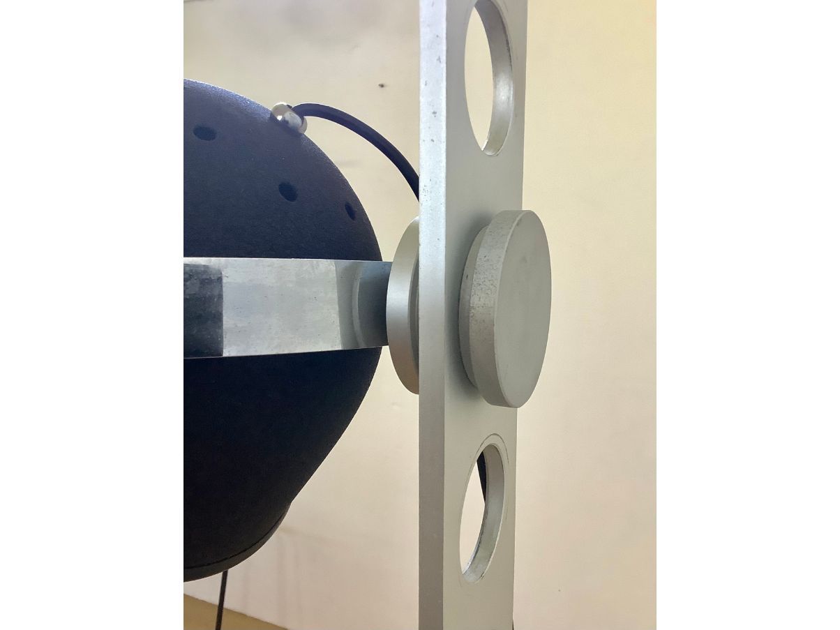 Vintage 70s perforated aluminum floor lamp Details