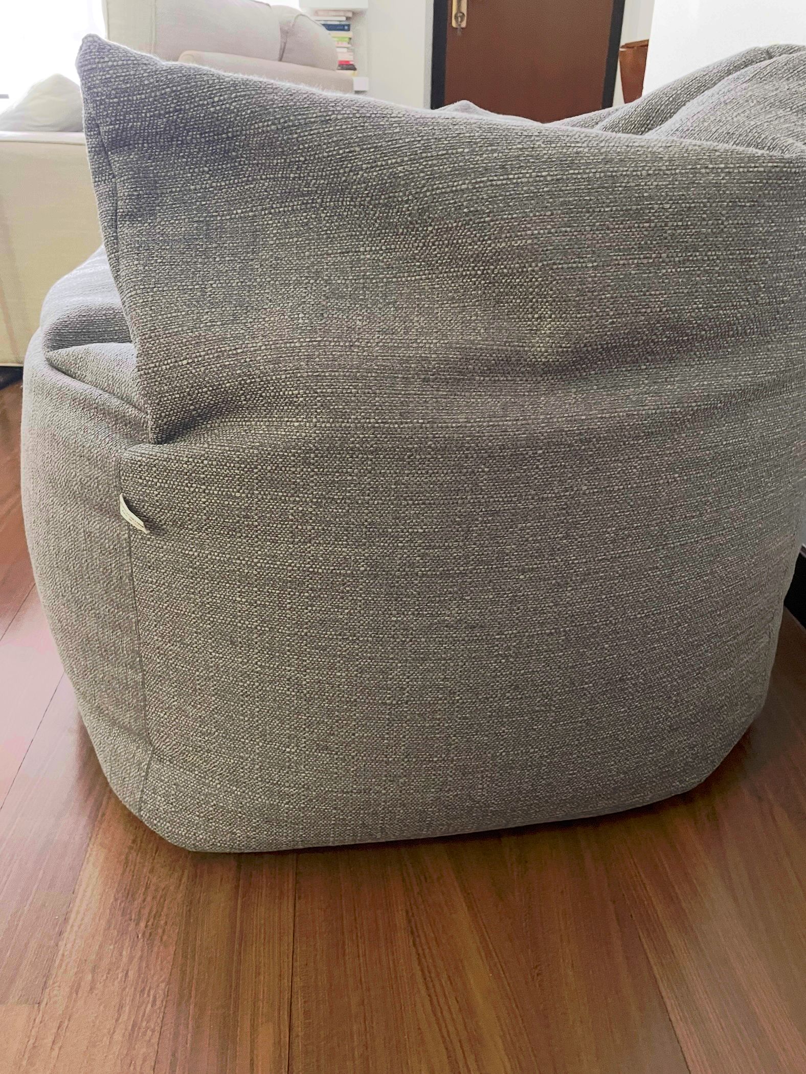 Sillón Formosa Manhattan en tela gris Side