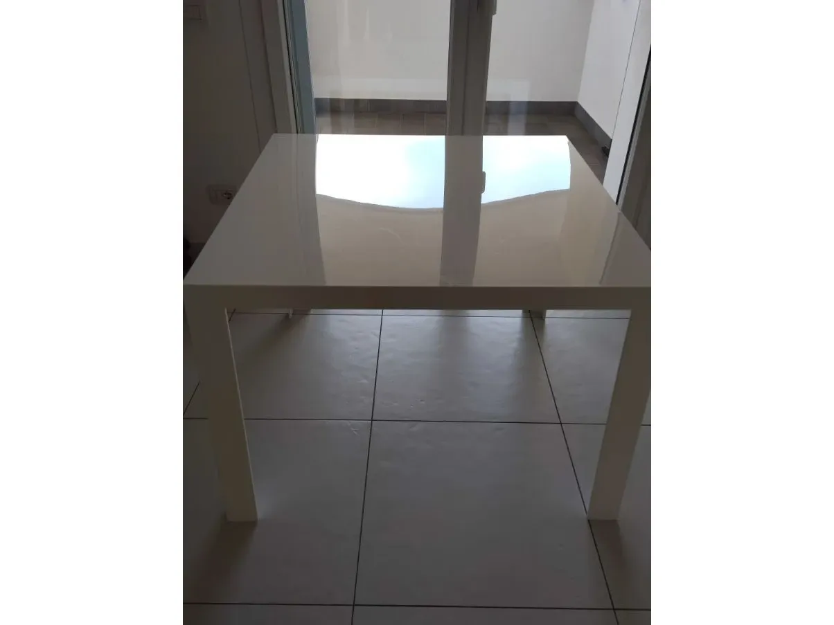 Invisible white square coffee table, Kartell 2