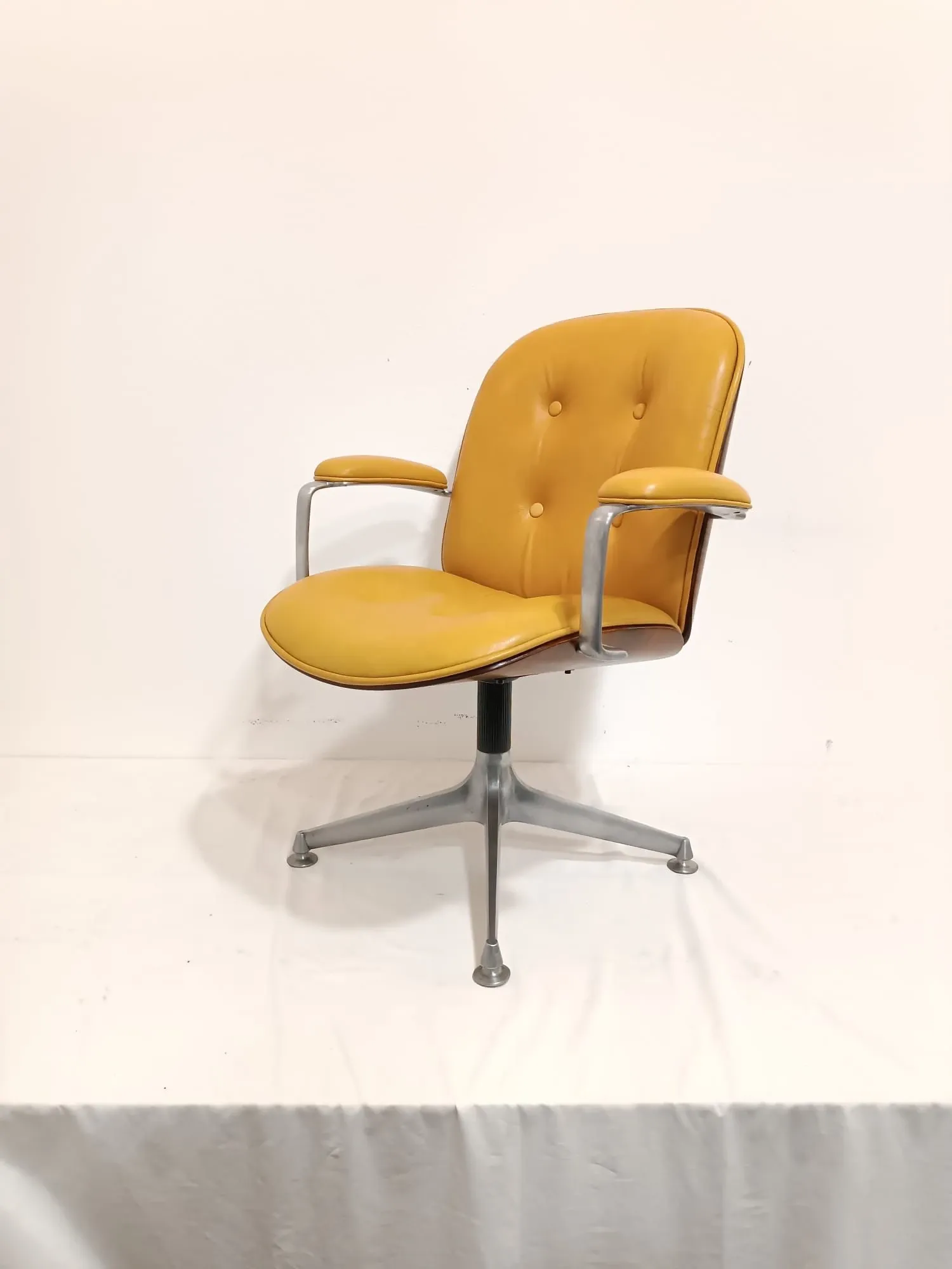 Ico Parisi yellow leather office armchair 7