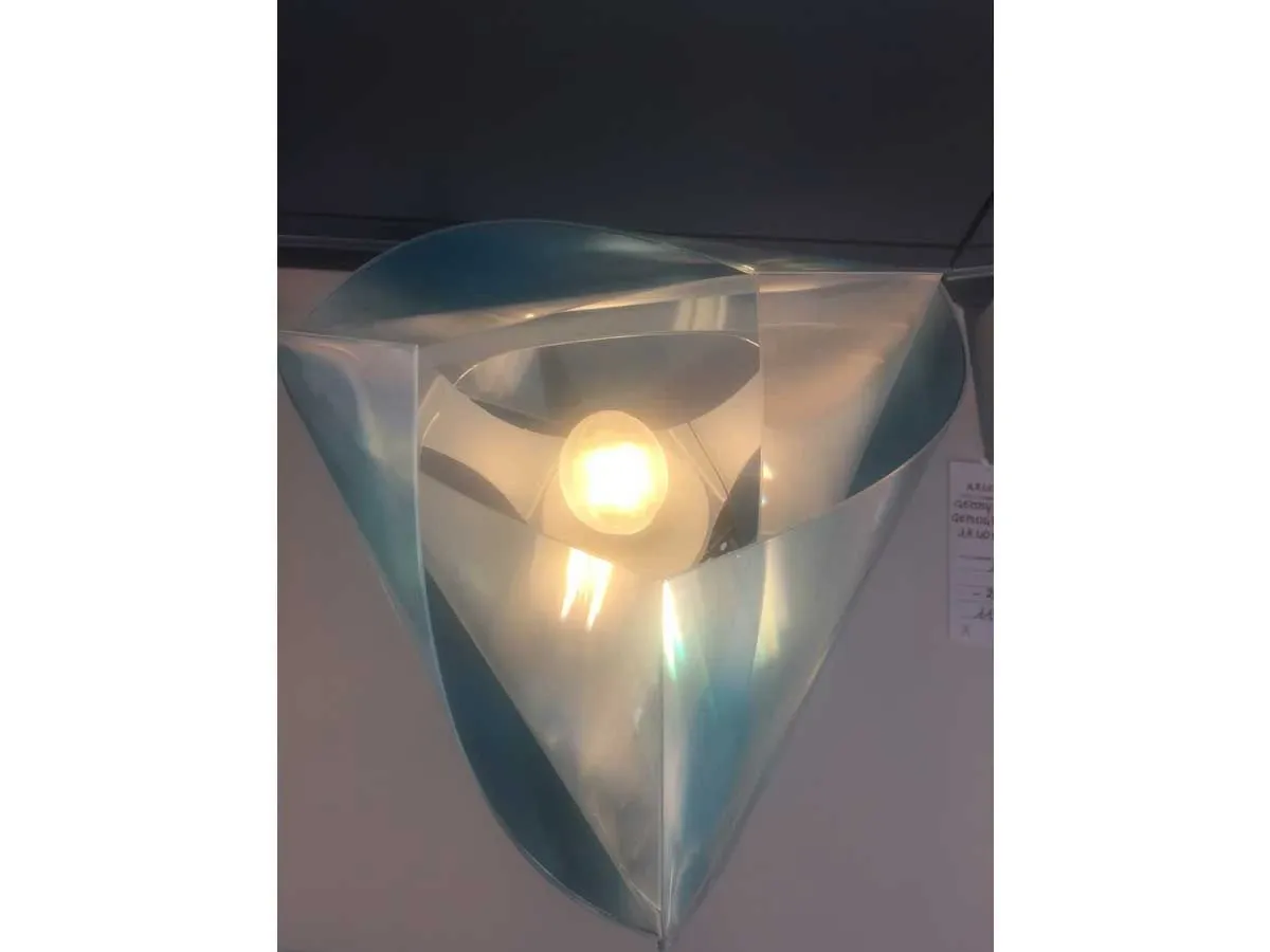 Gemmy Prisma table (emerald), Slamp 