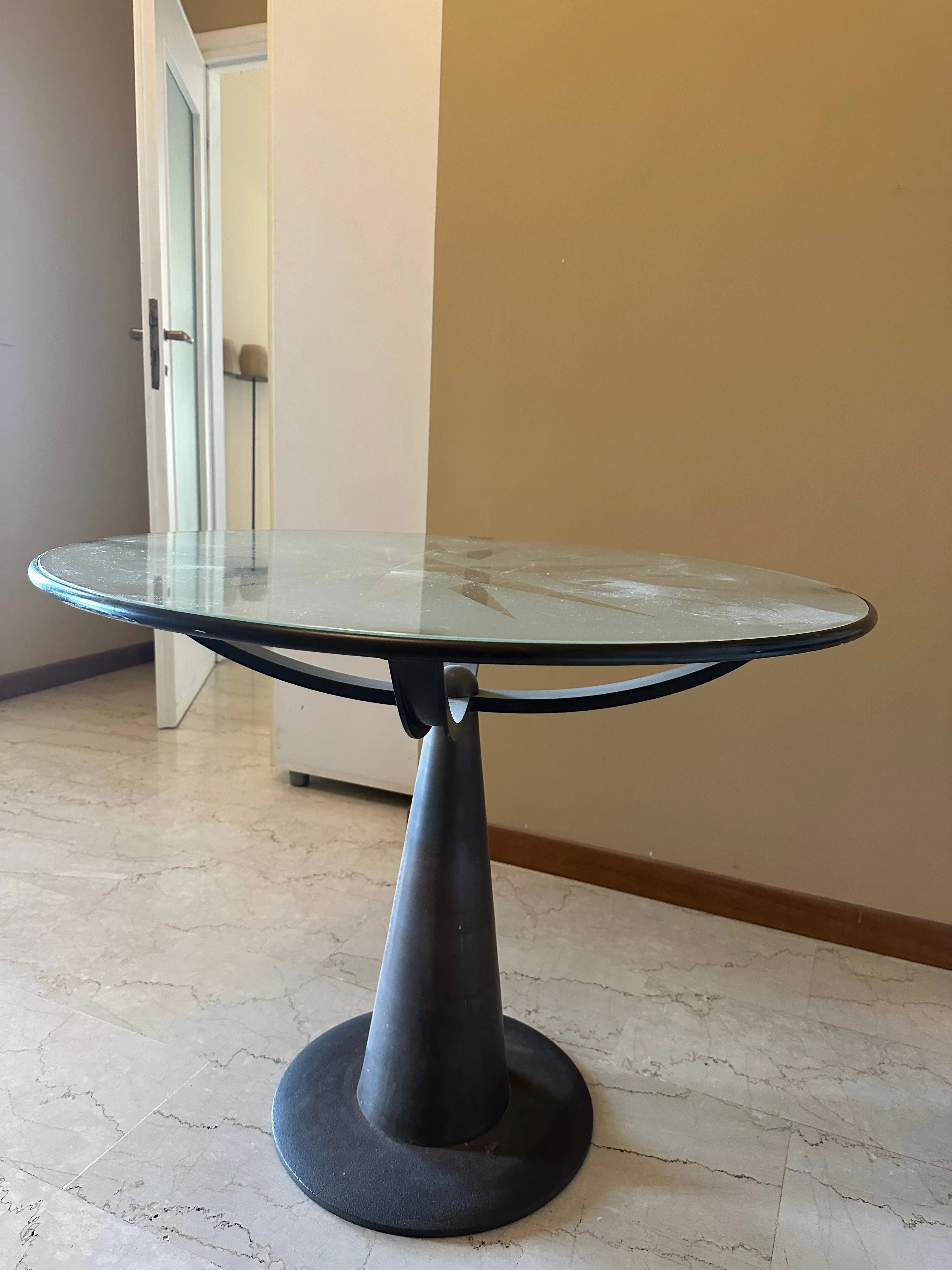 Tavolo Astrolabio Oscar Tusquets, Driade 1